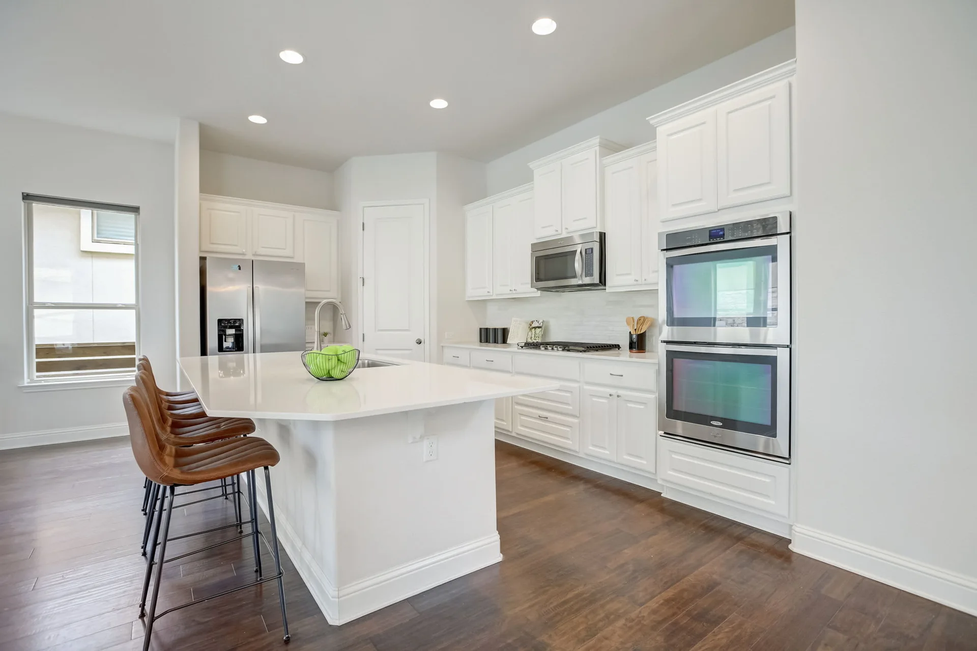 Spacious 4-Bedroom Home in The Preserve at Four Points – A+ School District, Open Floorplan, Luxurious Primary Suite, Covered Patio, and More! photo 9