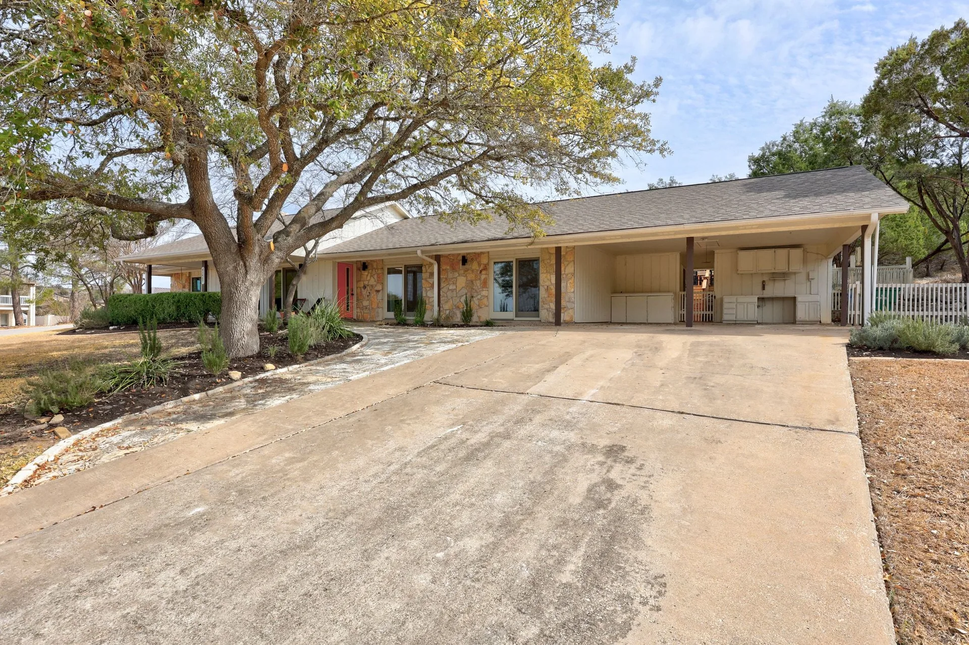 The Ultimate Hilltop Modern Ranch Escape | Upgraded Deck w/ Pool, Panoramic Views, Near Lake Travis and Golf Course photo 4