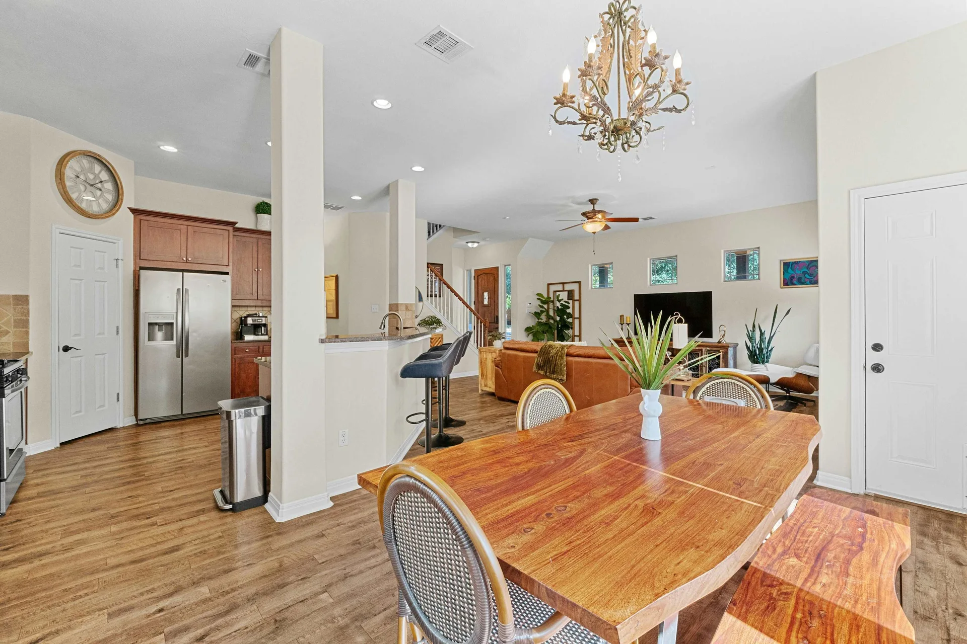 Modern Crestview Two-story Home: Updated Primary Bath, New Roof – Investor Friendly! photo 17
