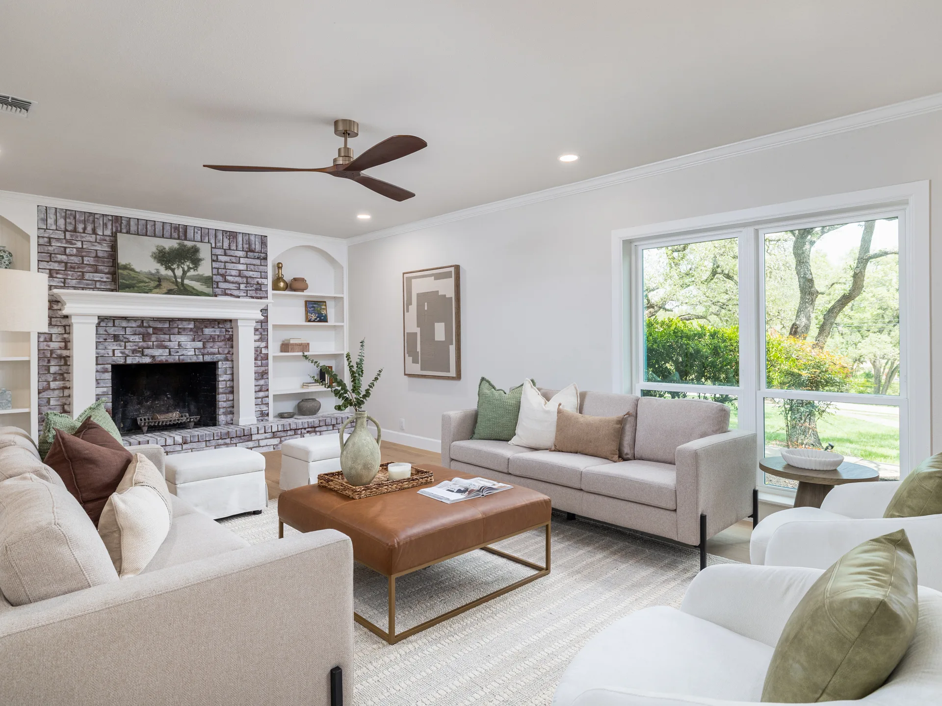 Designer-Renovated 6BR Estate Including Private Guest Apartment on 1.48 Acres