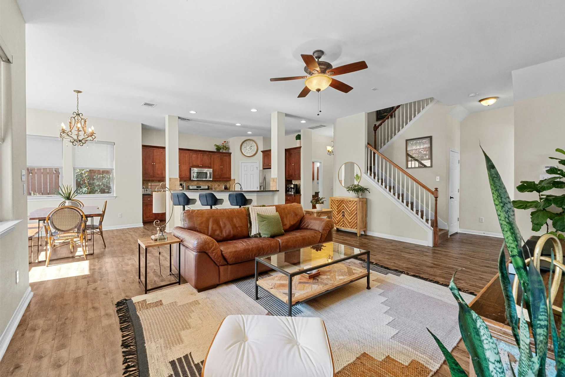 Modern Crestview Two-story Home: Updated Primary Bath, New Roof – Investor Friendly! photo 8