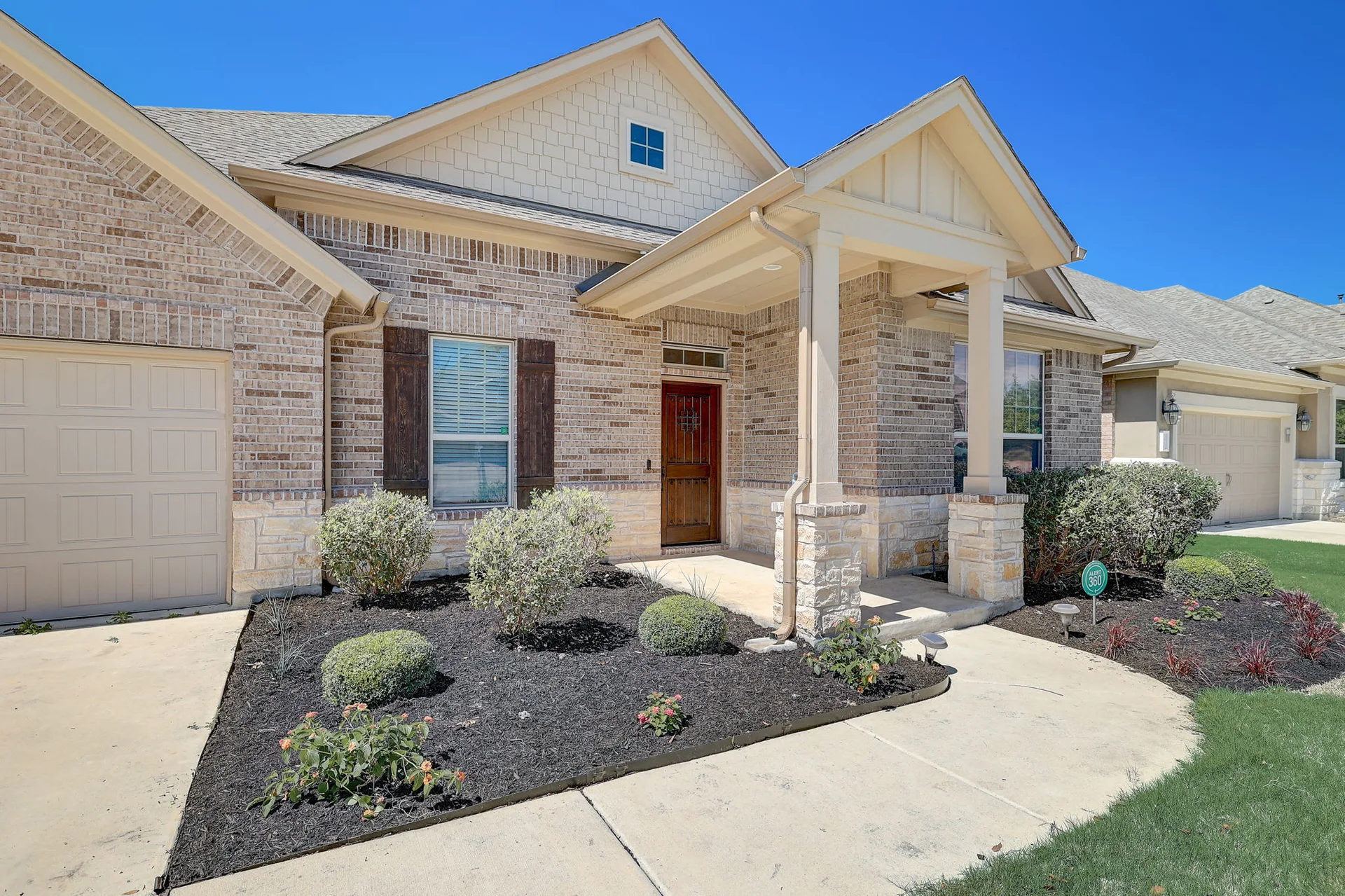 Charming single-story home in the desirable Paloma Lake in RR that backs to a greenbelt! photo 4