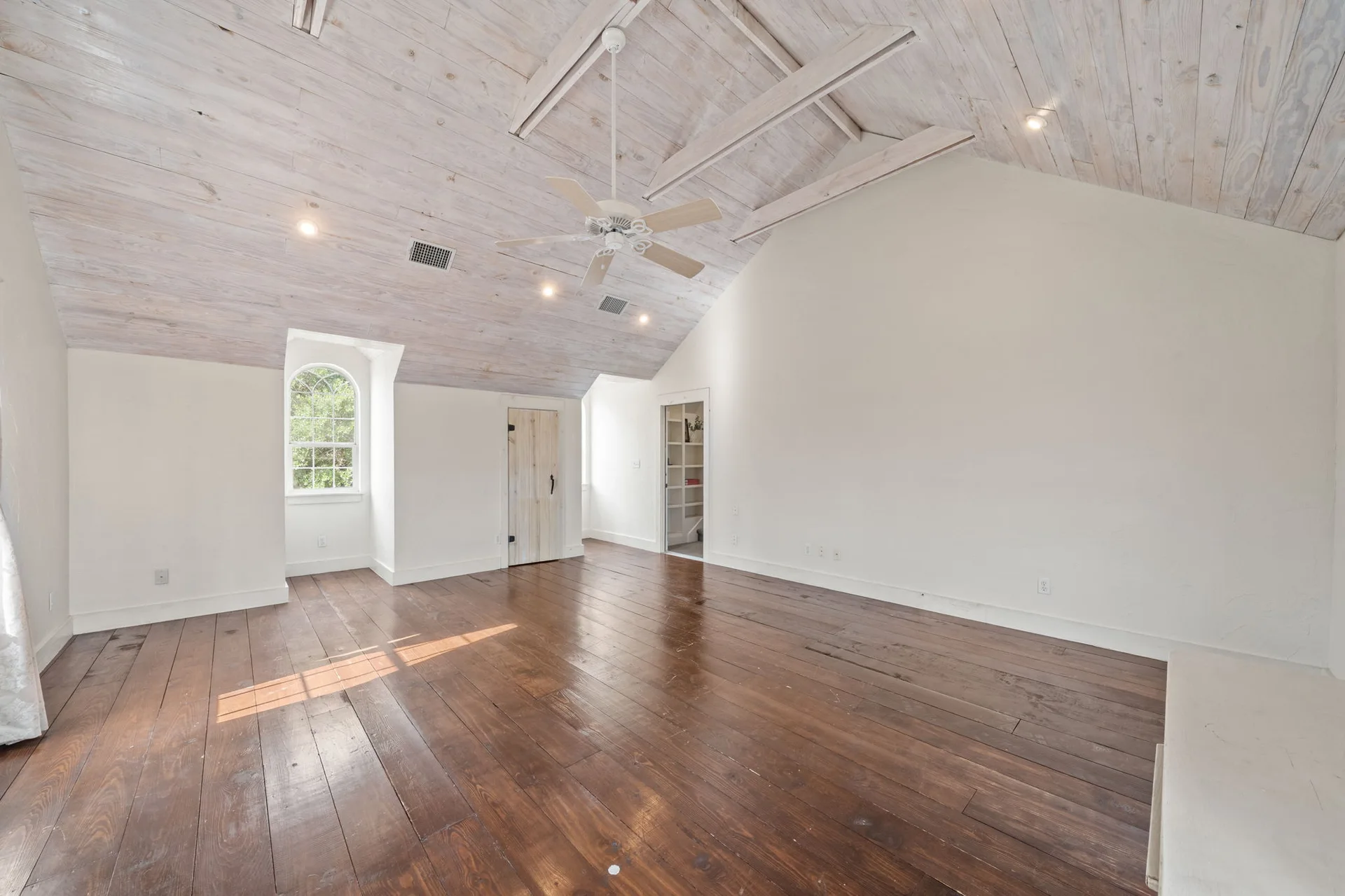 Elegant Colonial Estate in River Place | Walk to Golf, Views for Miles | For Sale or For Lease! photo 28