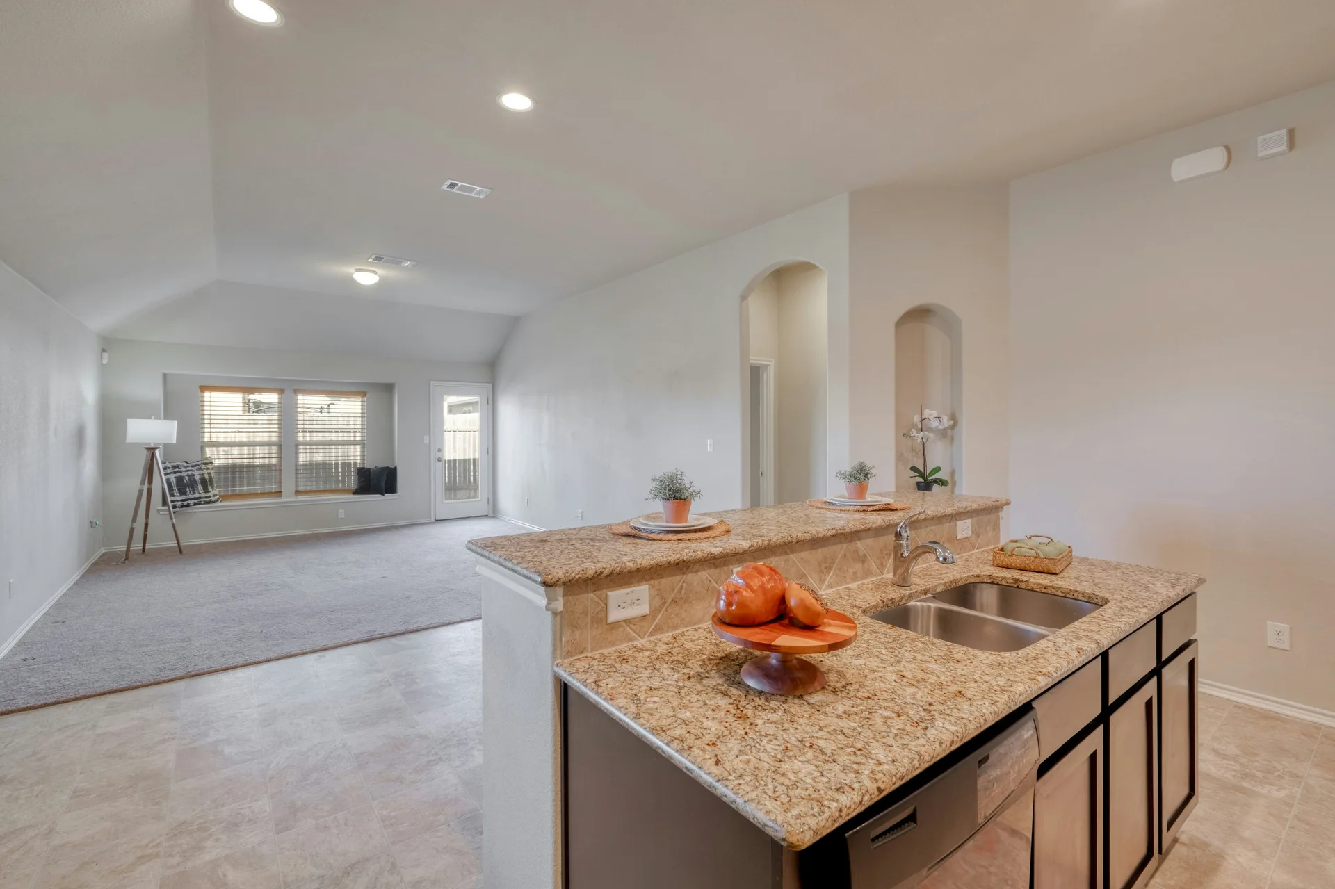 Rare Cul-de-Sac Gem in Manor – With No Neighbor on One Side and Access to HOA-owned Greenspace Right Outside Your Doorstep! photo 6