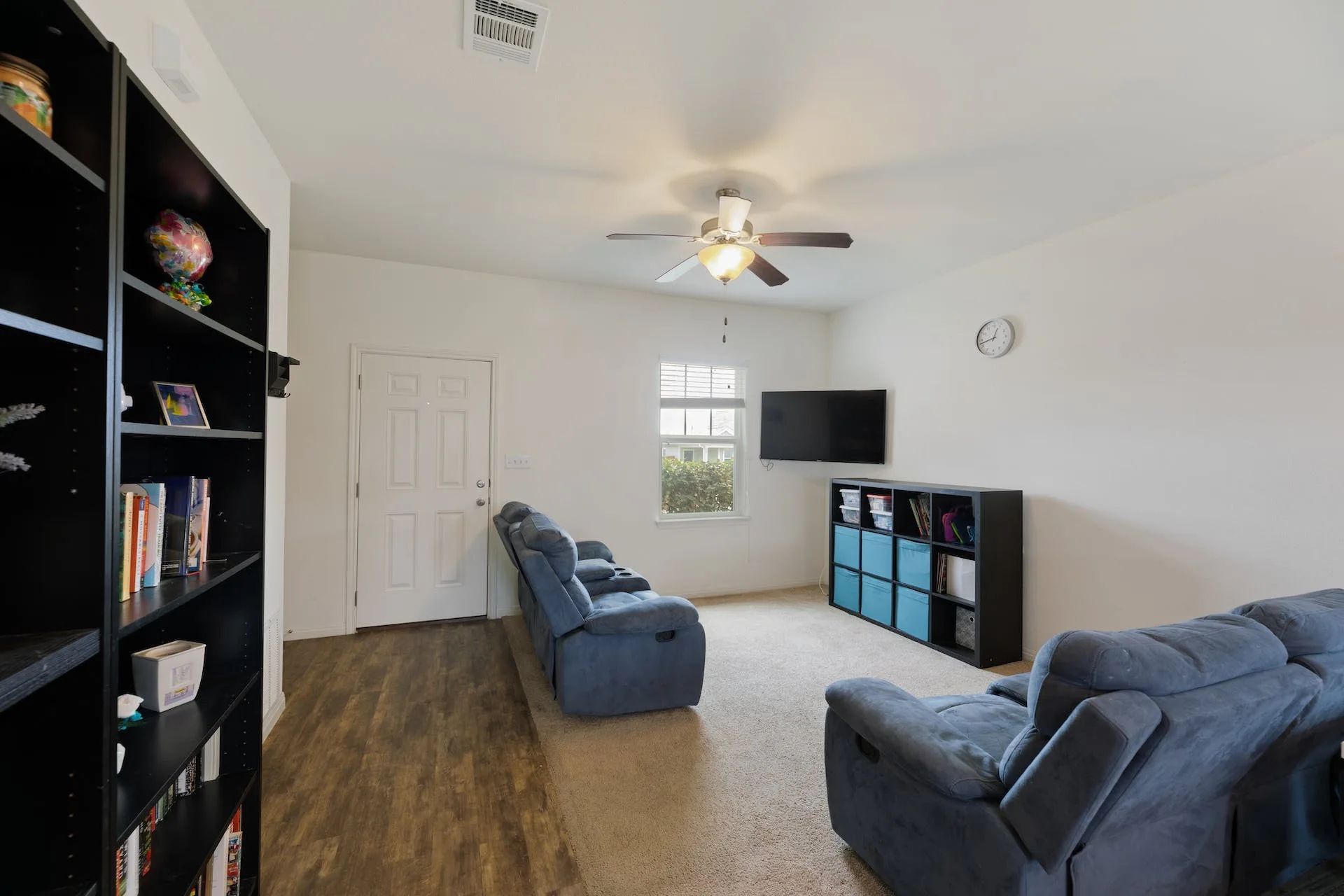 13912 Mark Christopher Way, Manor photo 4