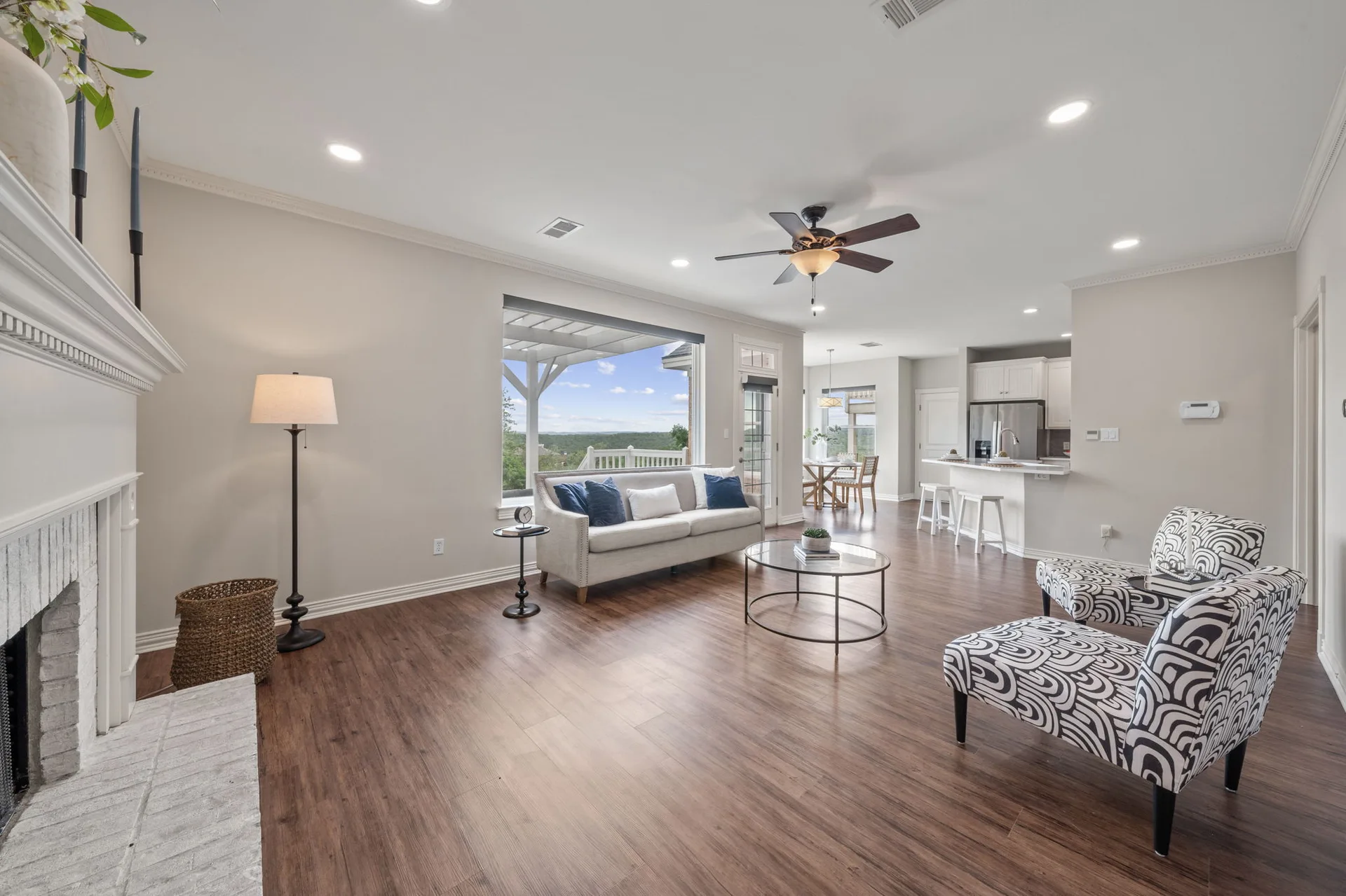 Elegant Colonial Estate in River Place | Walk to Golf, Views for Miles | For Sale or For Lease! photo 10