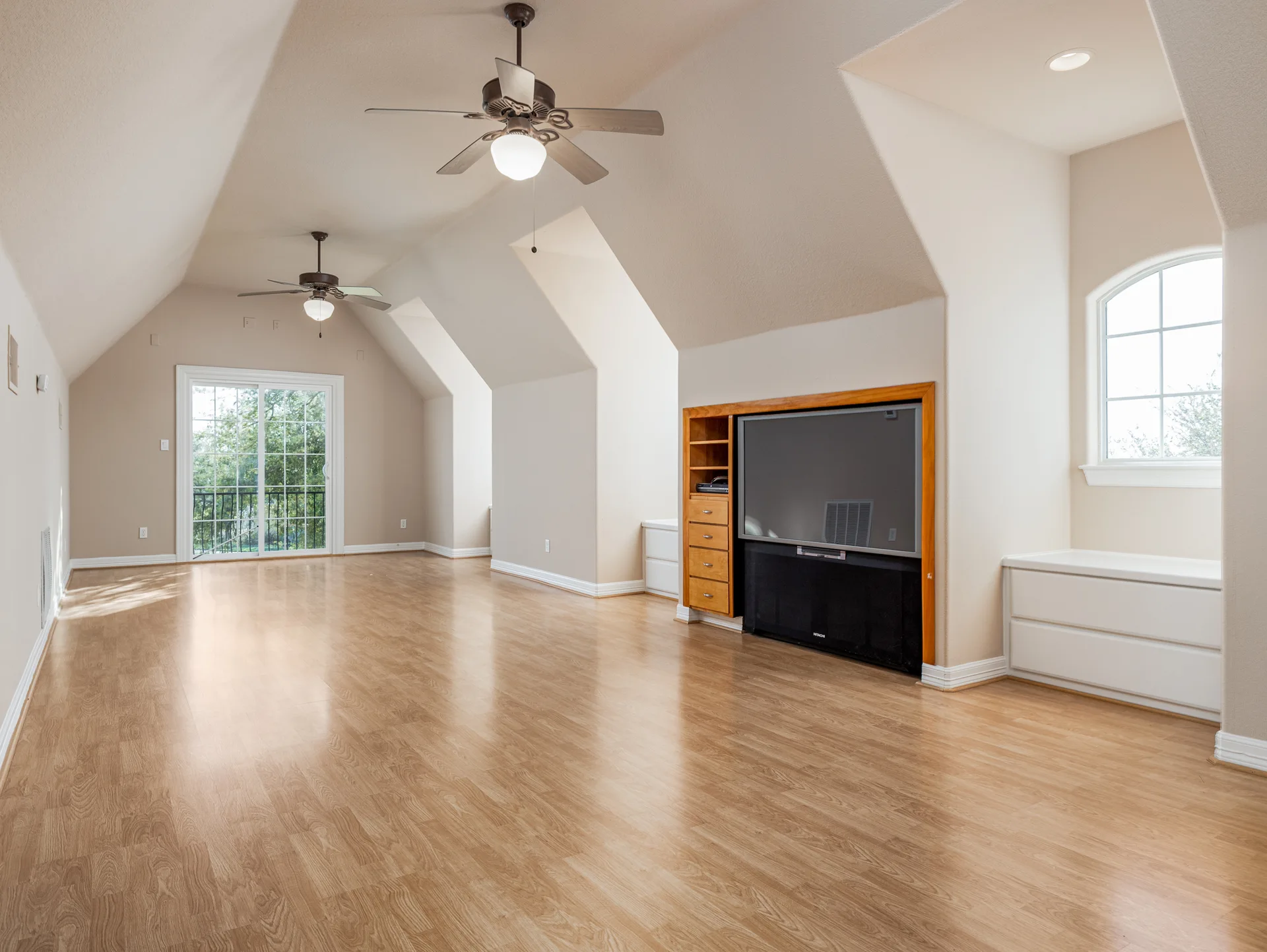 River Place Luxury Lease Opportunity | Pool + Golf Course Views photo 42