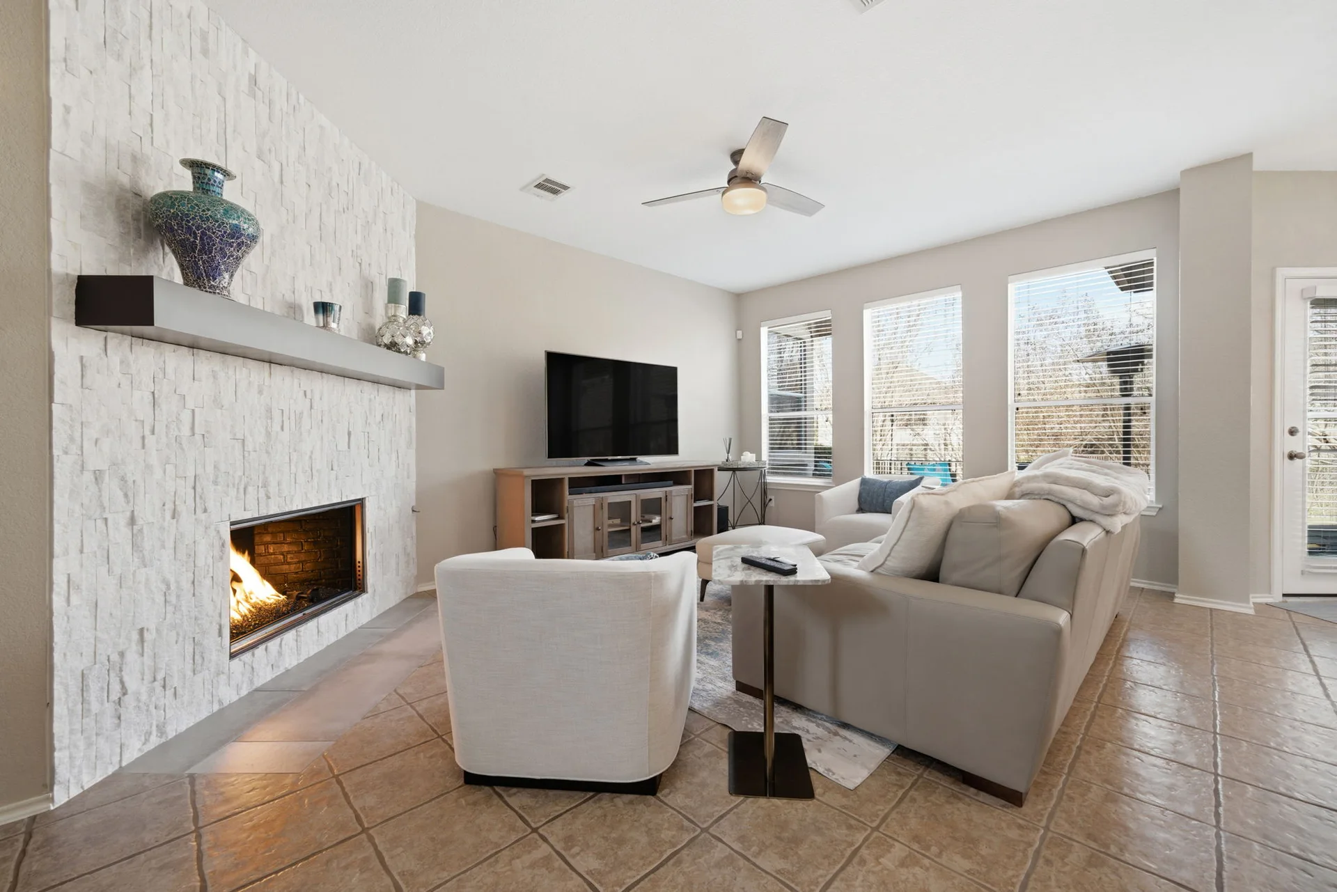 Elegantly Updated Lakeway Retreat w/ New Roof photo 15