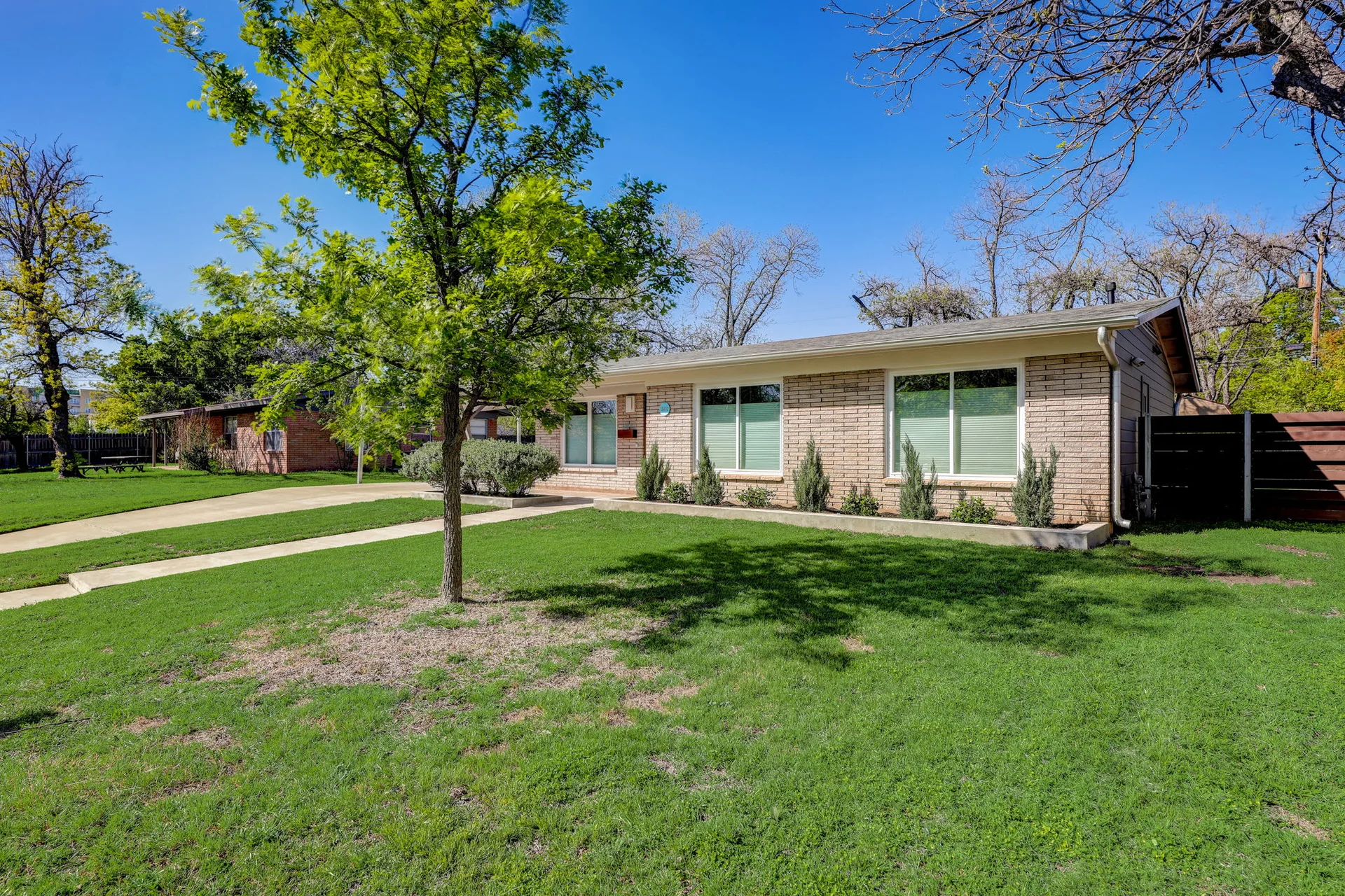 Stunning modern mid-century rebuilt home in the sought-after Delwood Heights near Mueller! photo 14