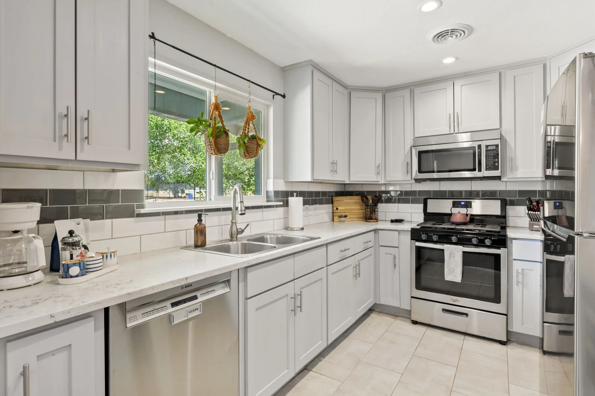 Bright, Updated & Perfectly Located in Central Austin – 4BR/2BA Gem photo 8