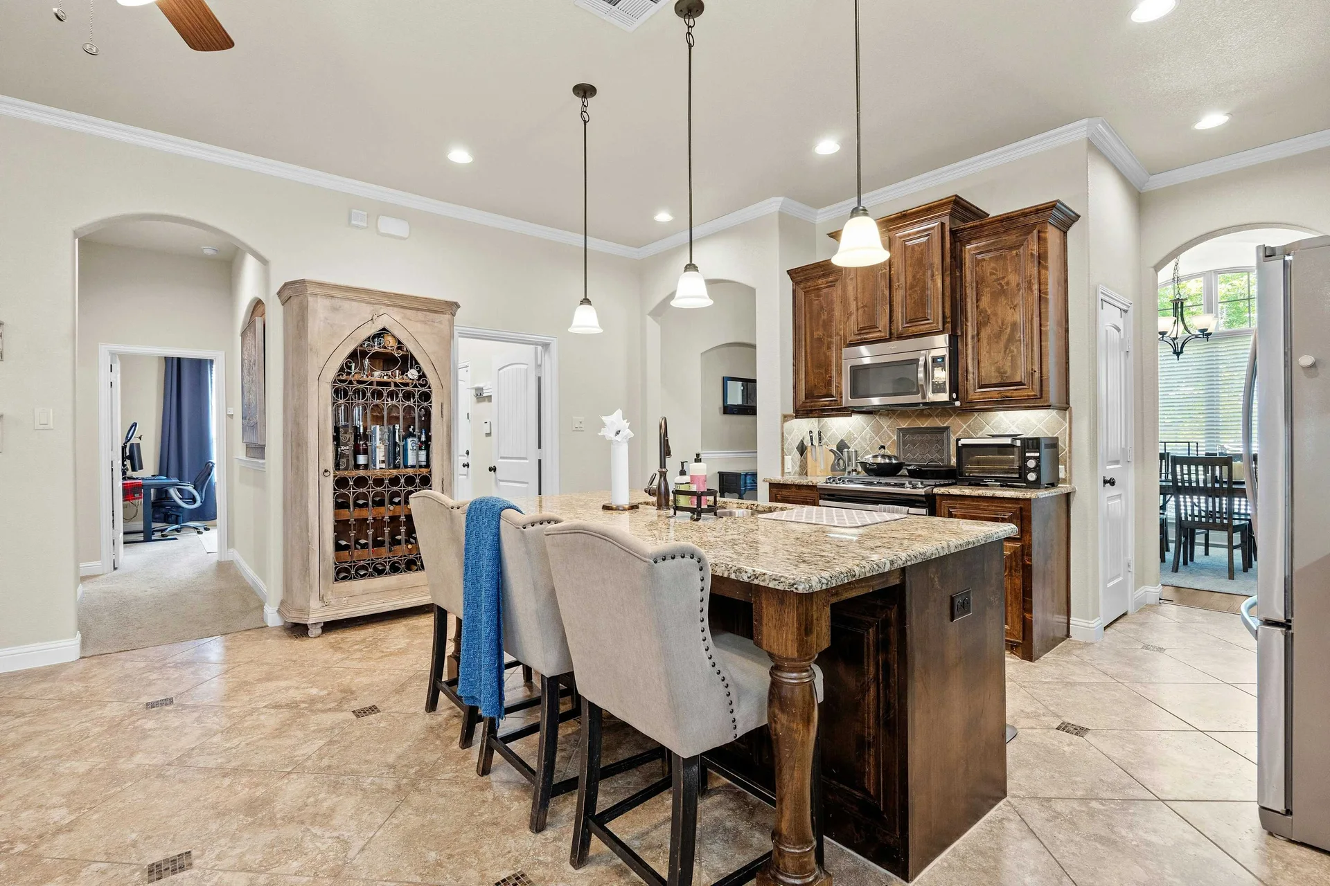 Beautifully Appointed Single-Story in Oak Creek: Modern Floors and Screened-In Patio Overlooking Green Space w/ NO Backyard Neighbor! photo 17