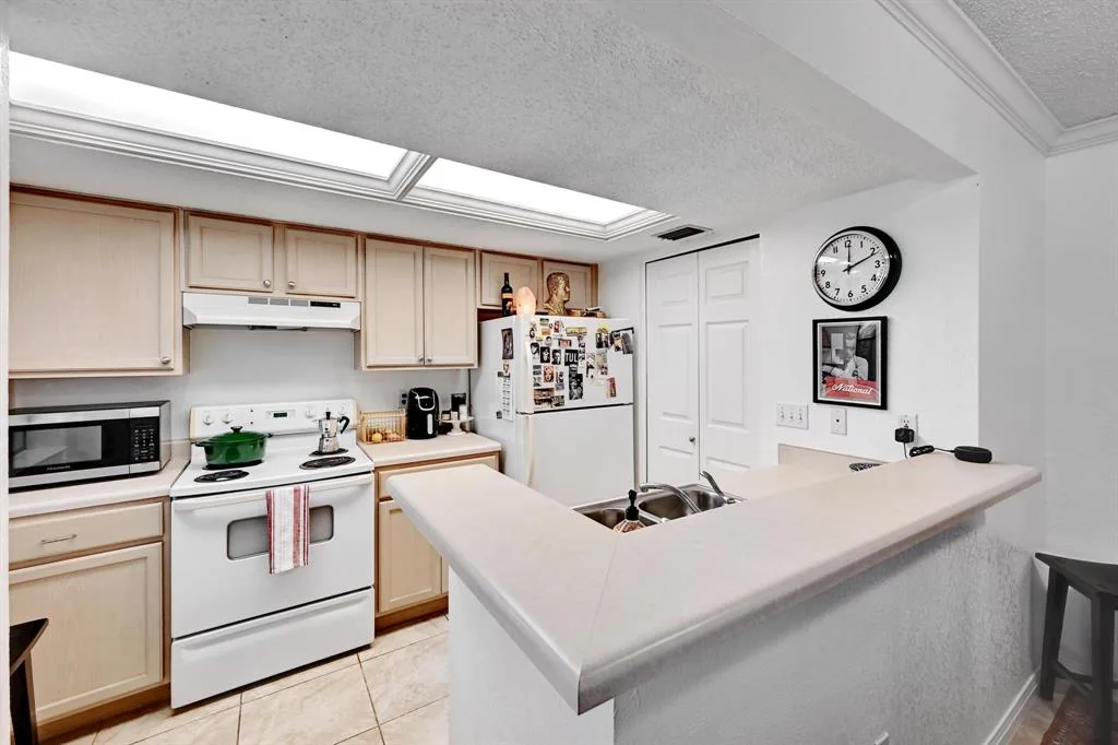 Charming Two-Story Condo in Gated Summerwind w/ Fireplace & Balcony photo 10