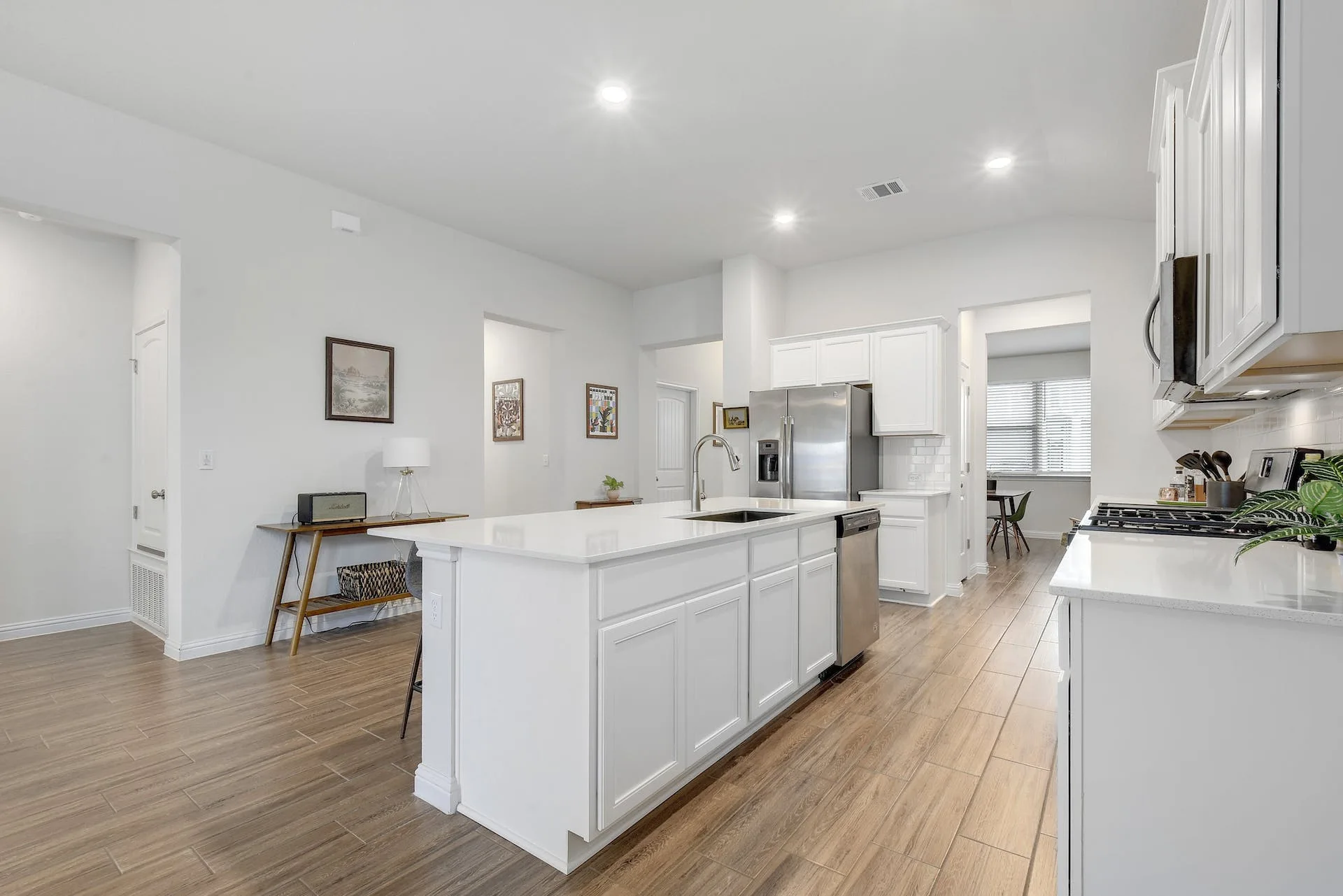 8206 Dampton Ln, Austin, Texas 78744 photo 11