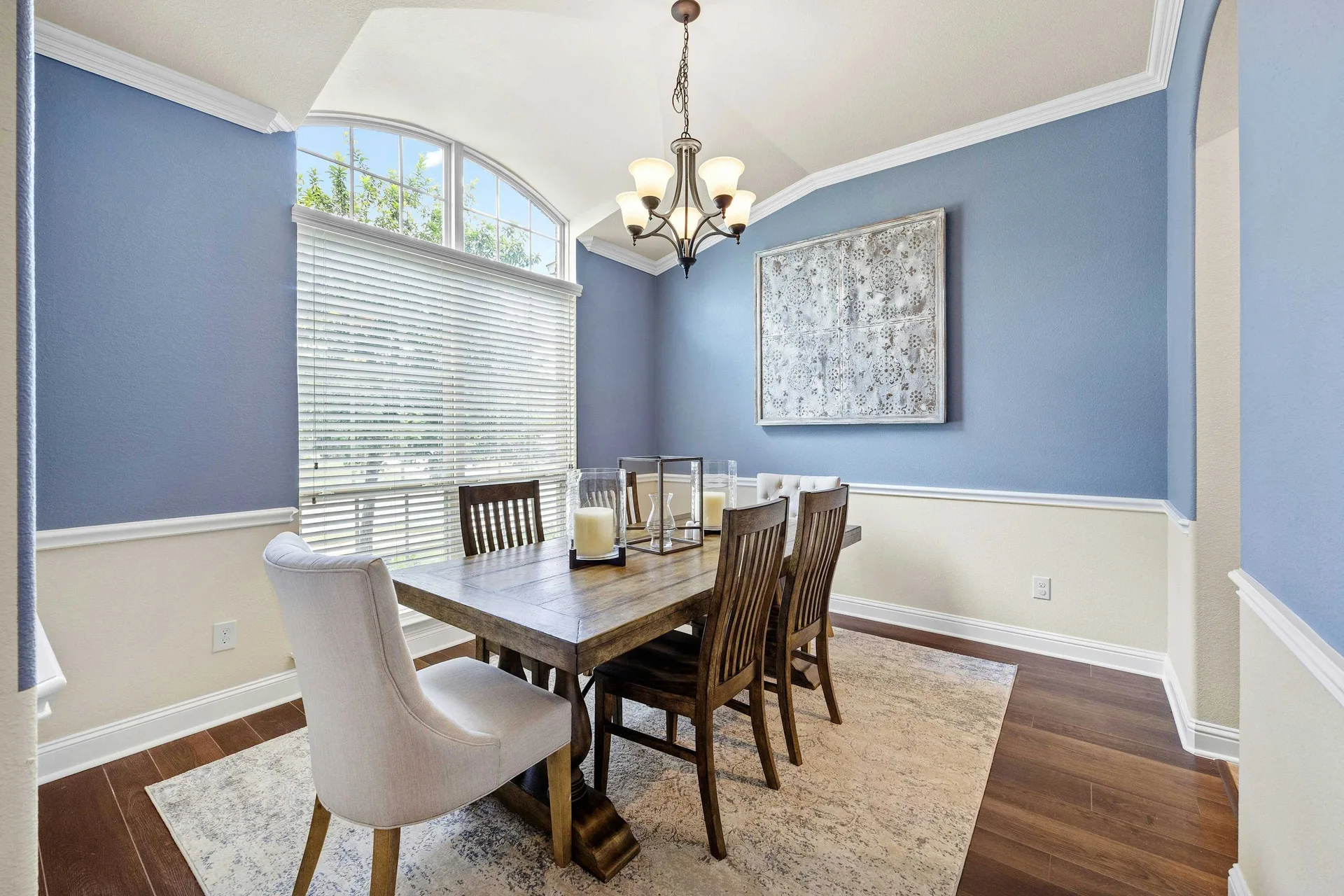 Beautifully Appointed Single-Story in Oak Creek: Modern Floors and Screened-In Patio Overlooking Green Space w/ NO Backyard Neighbor! photo 10