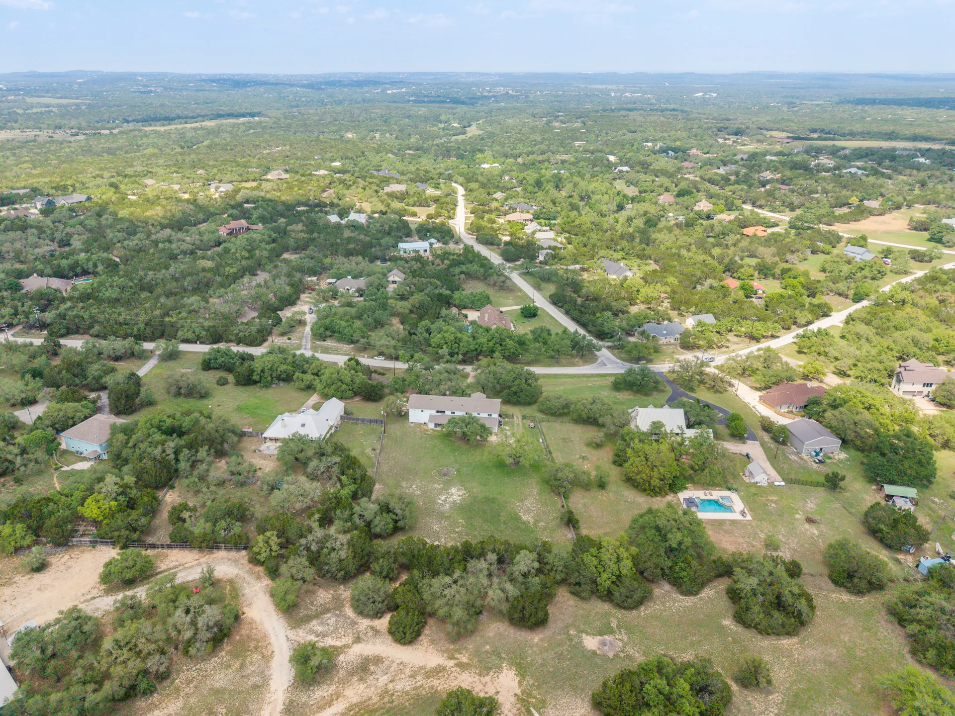 Designer-Renovated 6BR Estate Including Private Guest Apartment on 1.48 Acres photo 43
