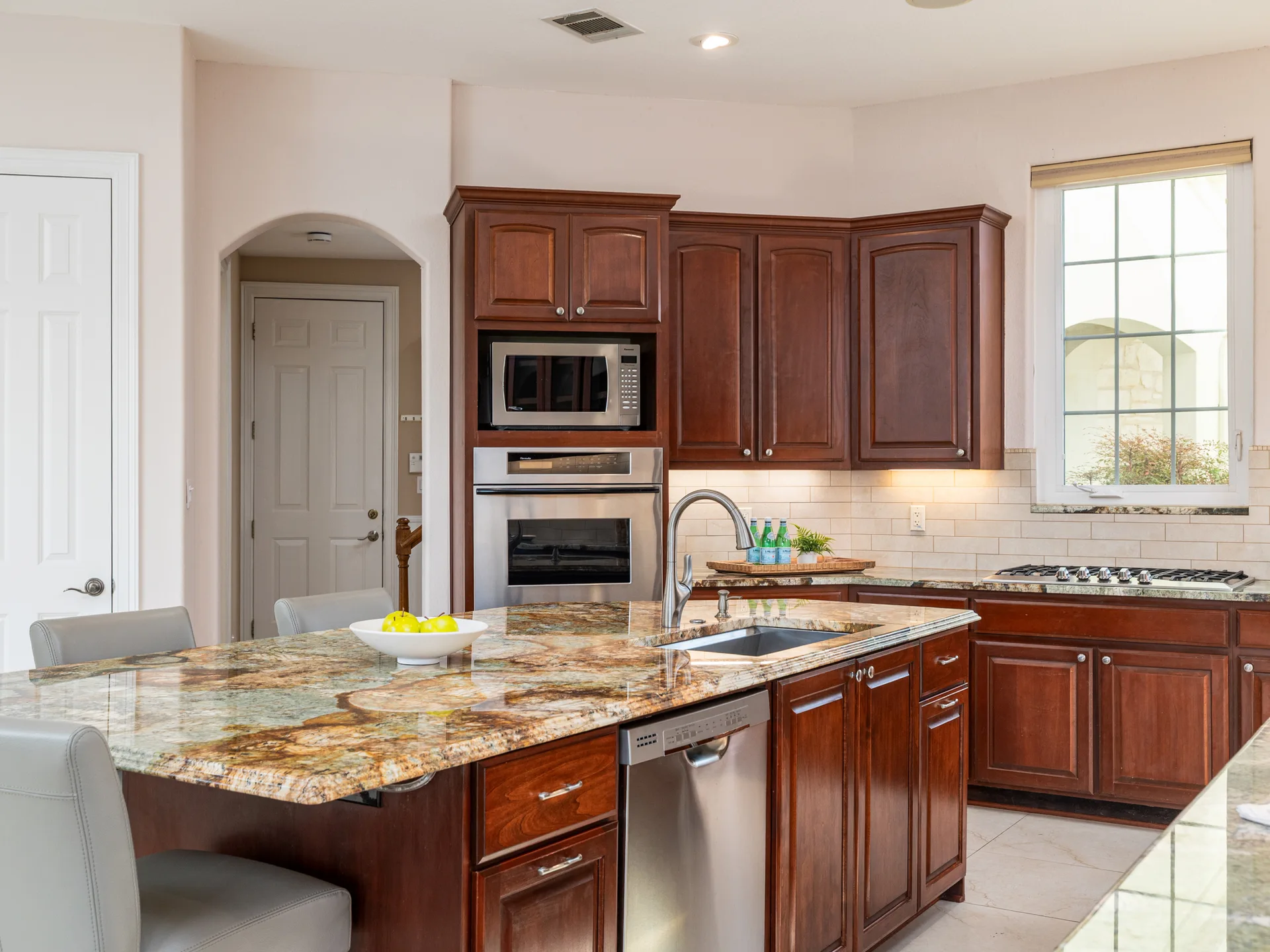 River Place Luxury Lease Opportunity | Pool + Golf Course Views photo 17