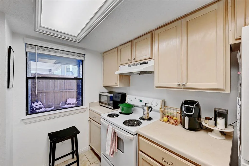 Charming Two-Story Condo in Gated Summerwind w/ Fireplace & Balcony photo 13