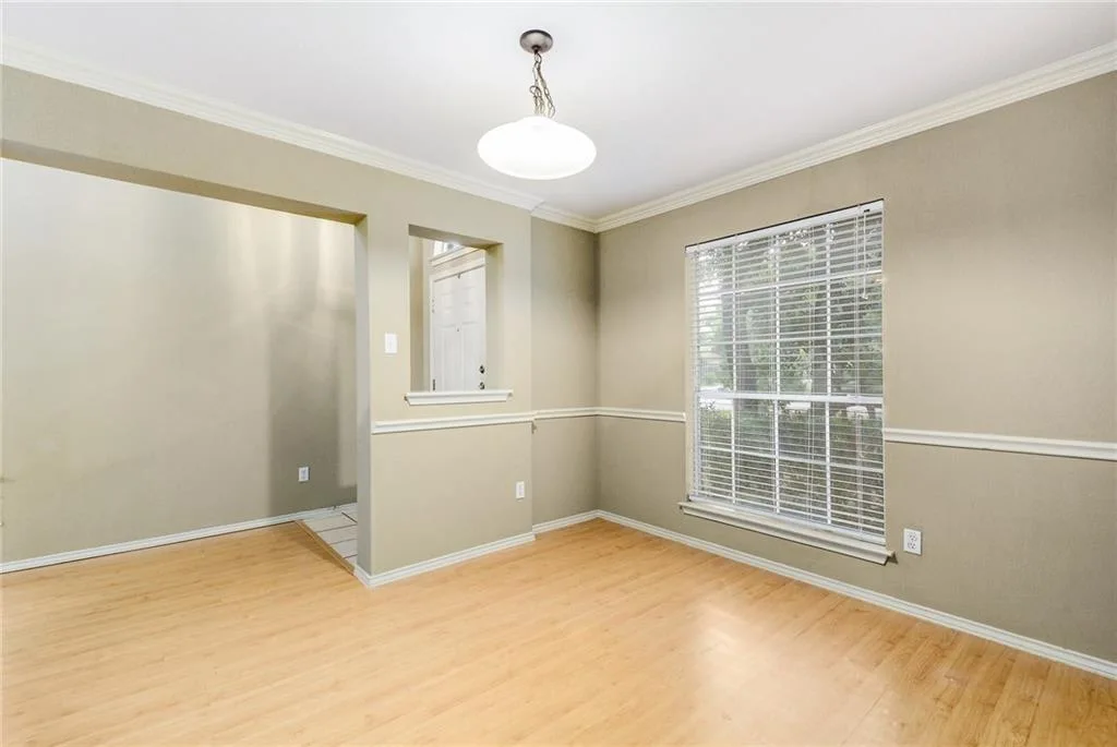 Stunning Milwood Home: Prime Location and Secluded Backyard that Backs to a Greenspace! photo 10