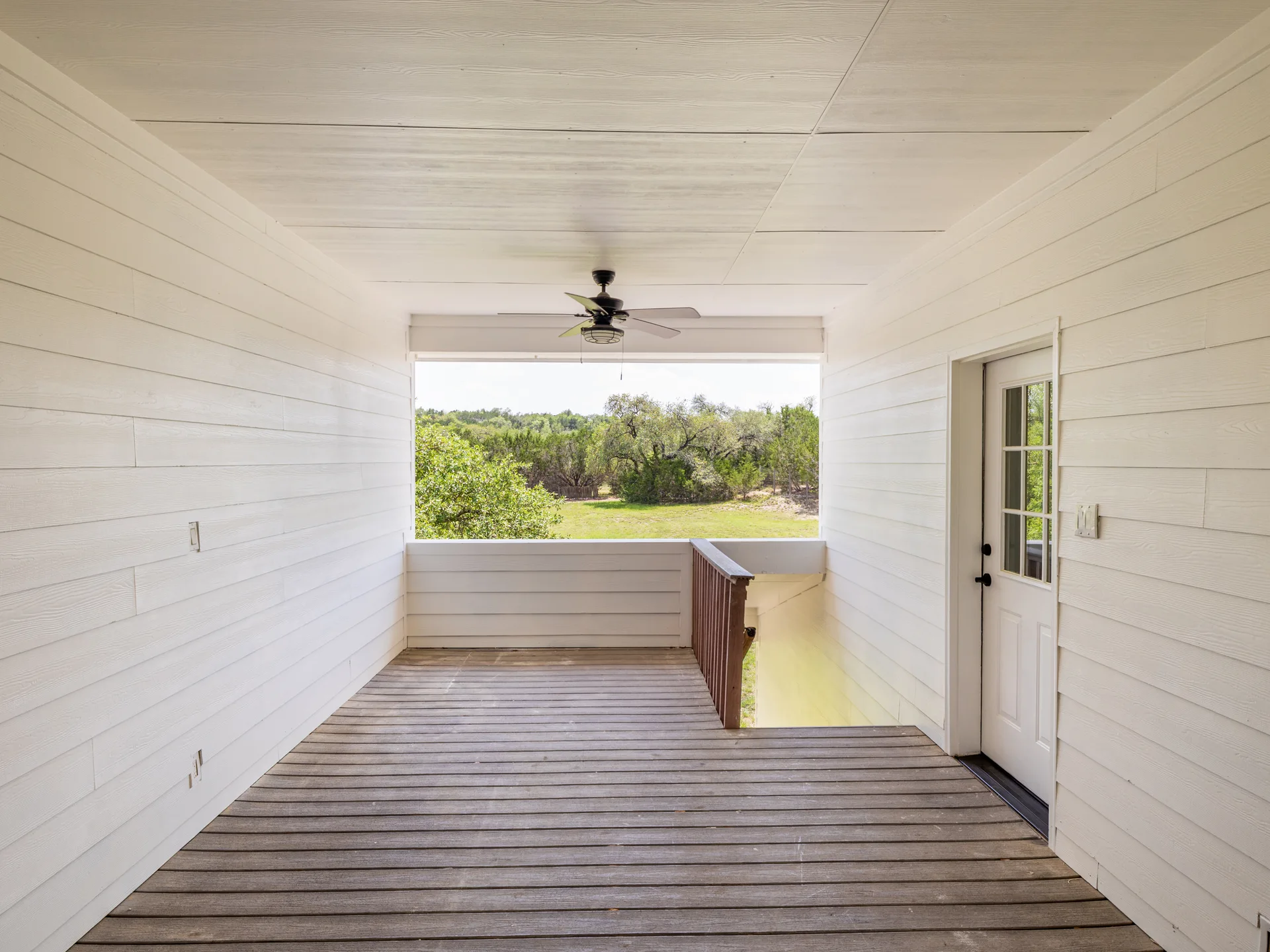 Designer-Renovated 6BR Estate Including Private Guest Apartment on 1.48 Acres photo 37
