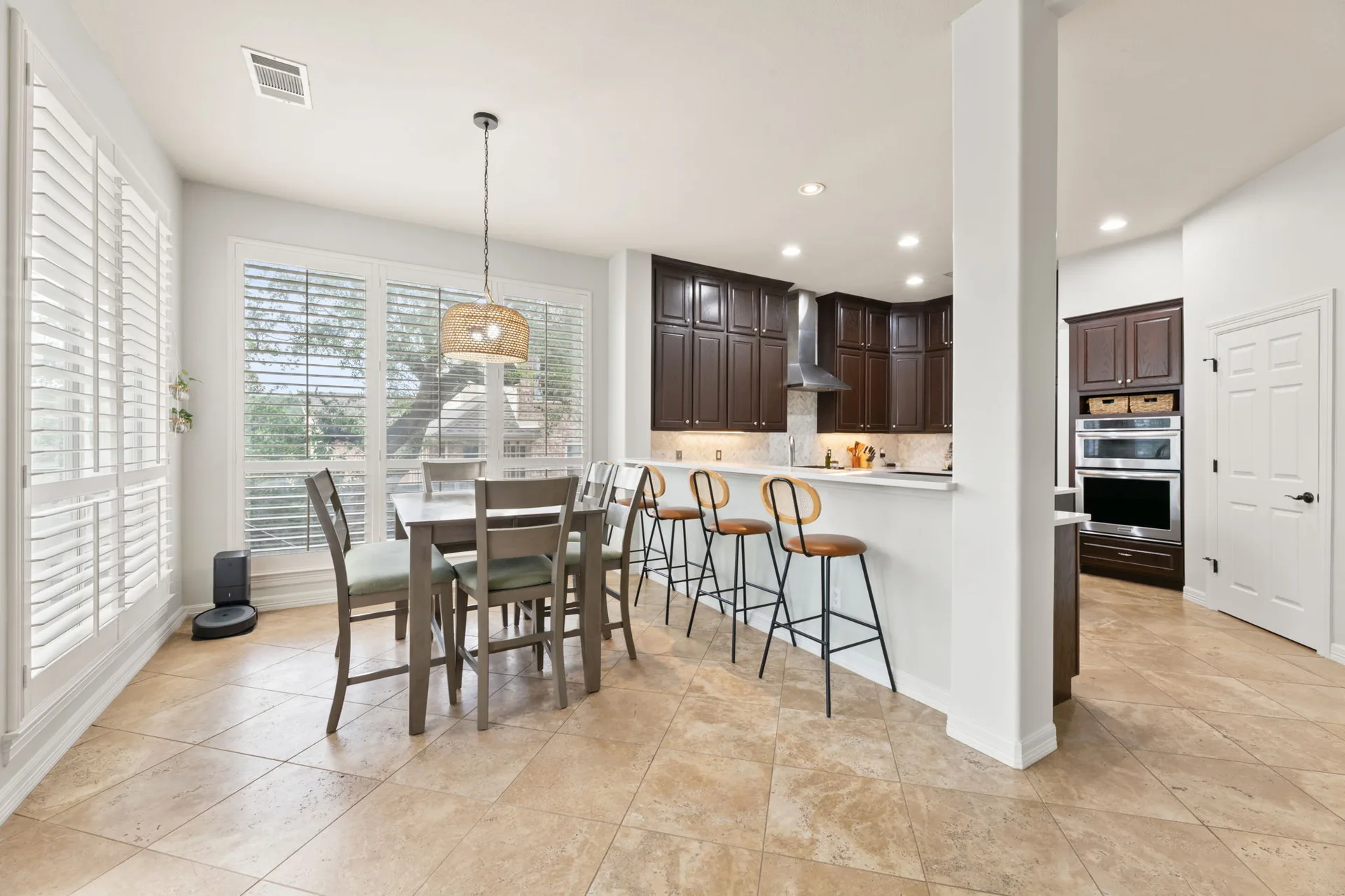 Elegant Cul-de-Sac Retreat in Steiner Ranch with Main-Level Guest Suite photo 15