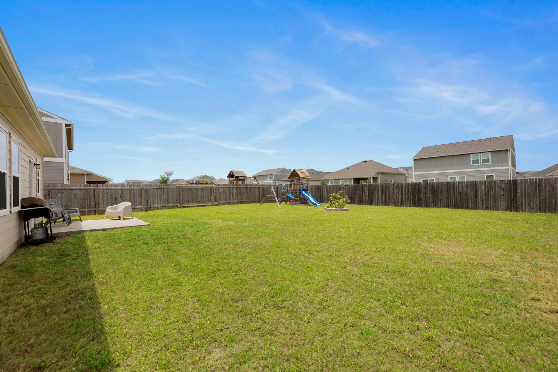 13912 Mark Christopher Way, Manor photo 23