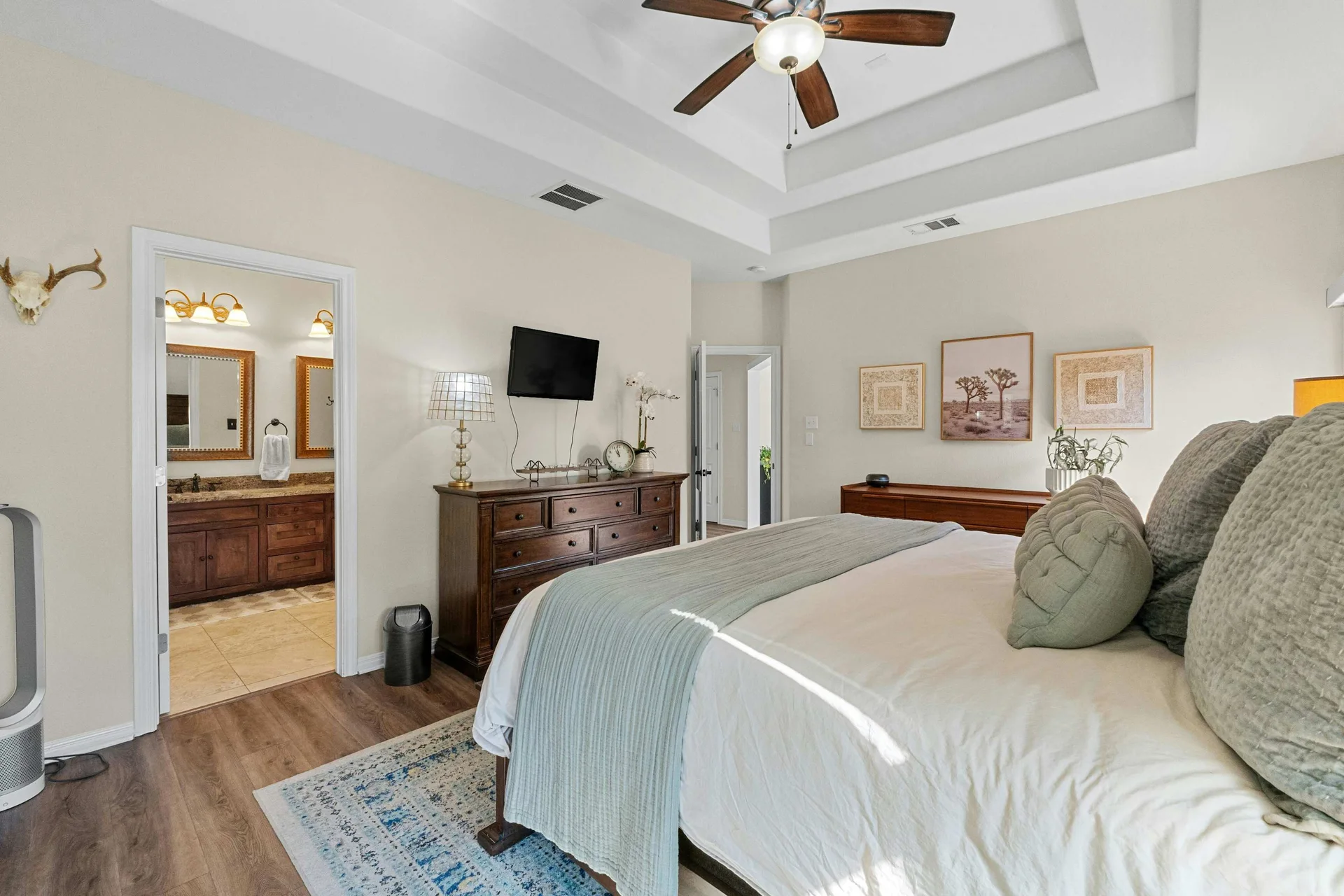 Modern Crestview Two-story Home: Updated Primary Bath, New Roof – Investor Friendly! photo 21