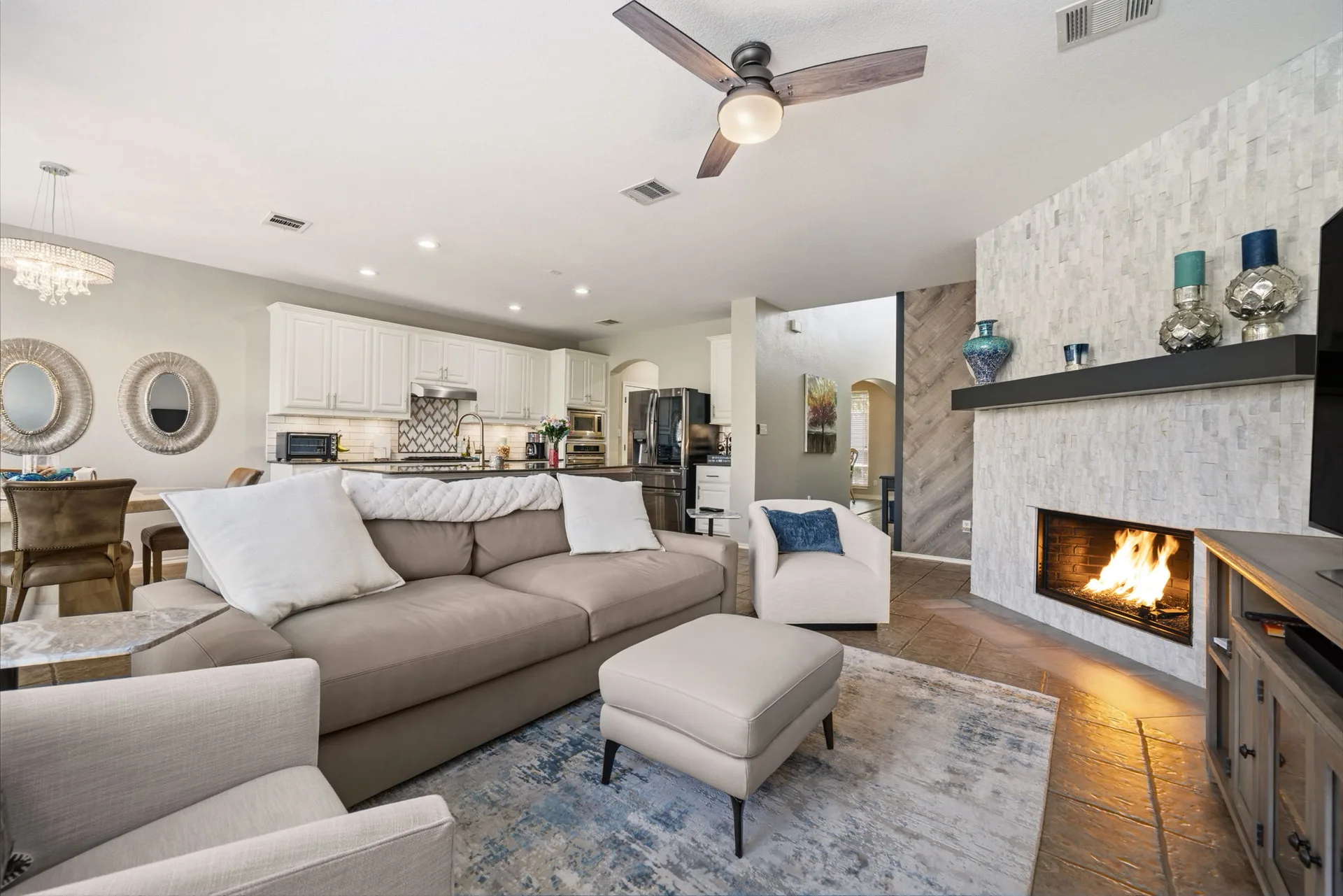 Elegantly Updated Lakeway Retreat w/ New Roof