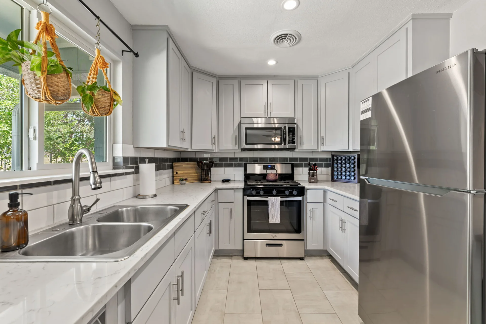 Bright, Updated & Perfectly Located in Central Austin – 4BR/2BA Gem photo 10