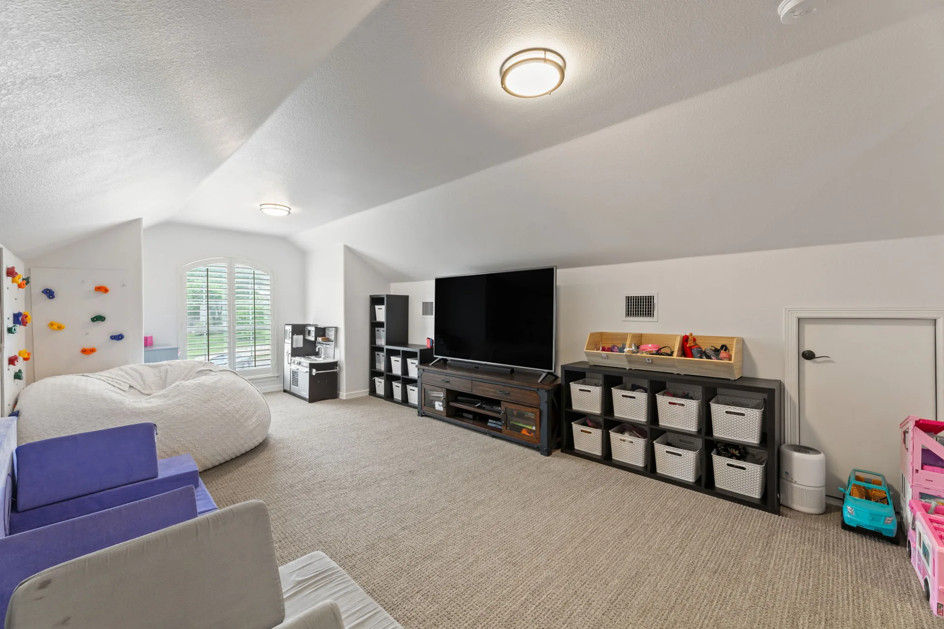 Elegant Cul-de-Sac Retreat in Steiner Ranch with Main-Level Guest Suite photo 28