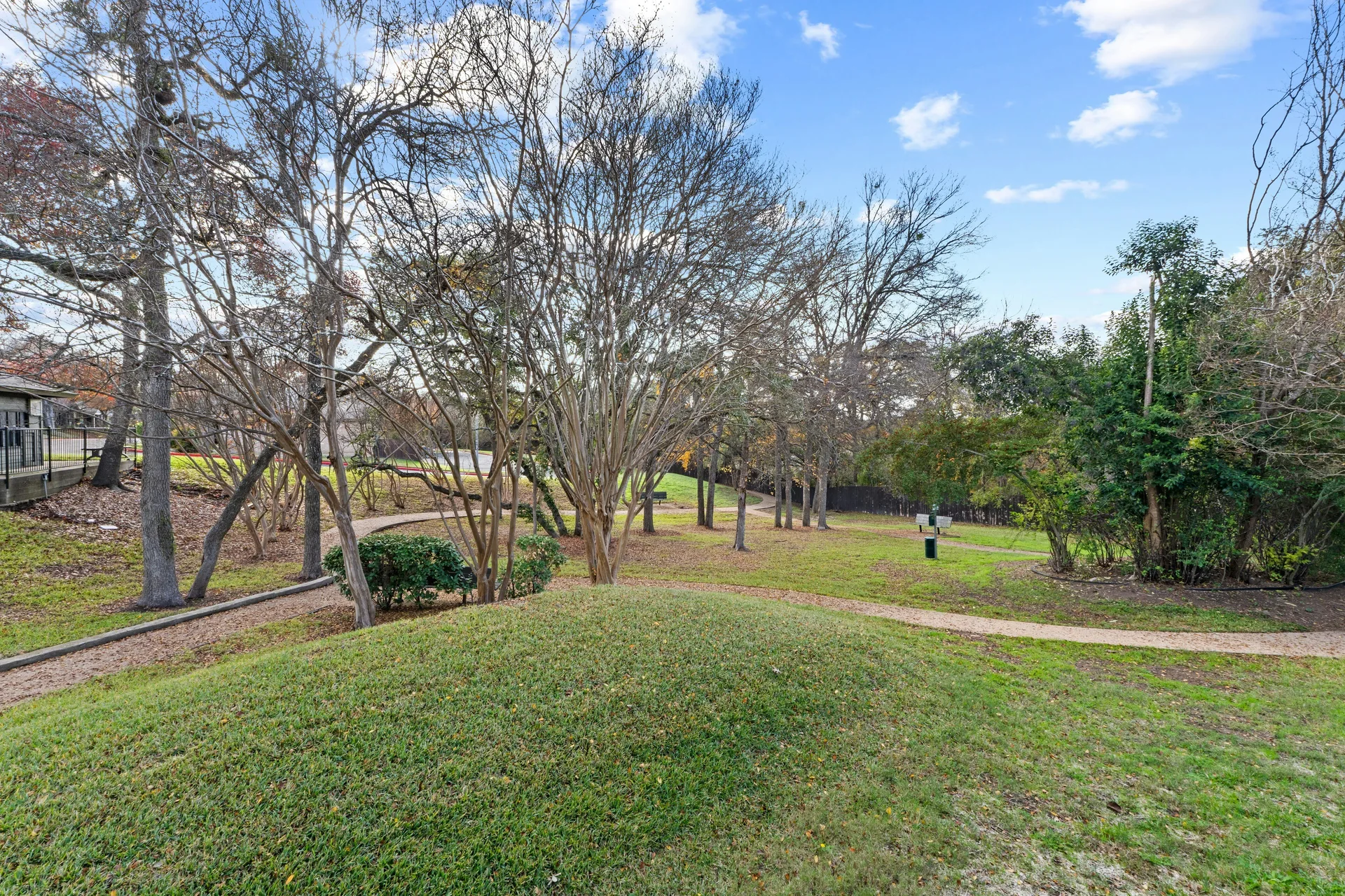 Bright & Chic Corner Lot Home in Coppertree Condos photo 29