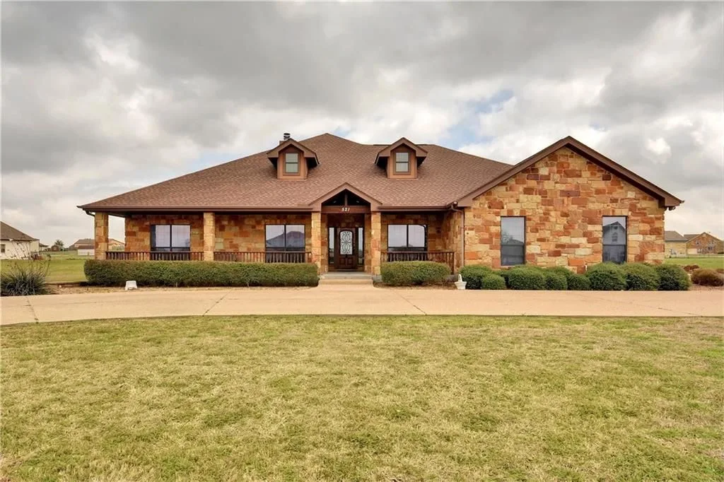 521 Will Smith Cir