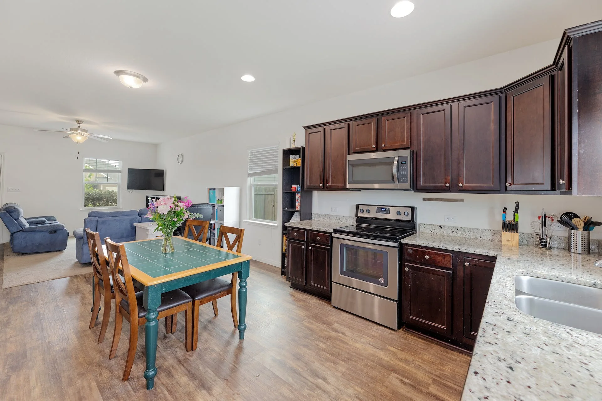 13912 Mark Christopher Way, Manor photo 10