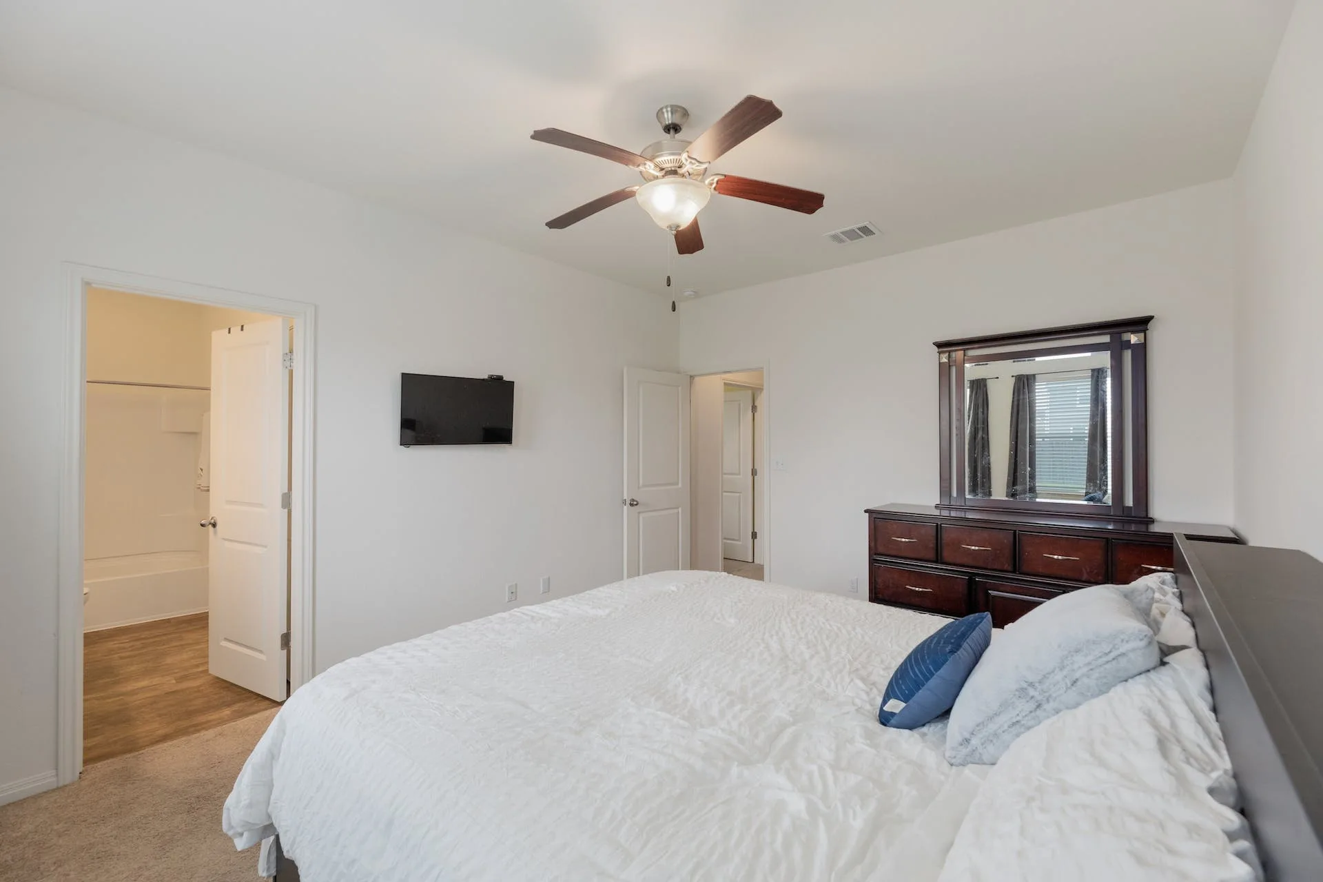 13912 Mark Christopher Way, Manor photo 15