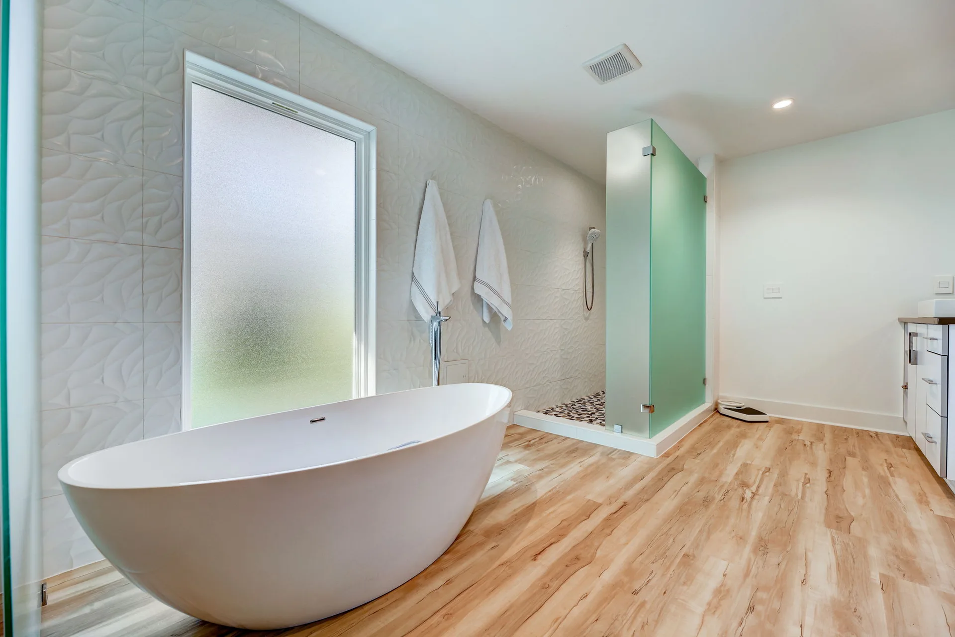 Stunning modern mid-century rebuilt home in the sought-after Delwood Heights near Mueller! photo 40