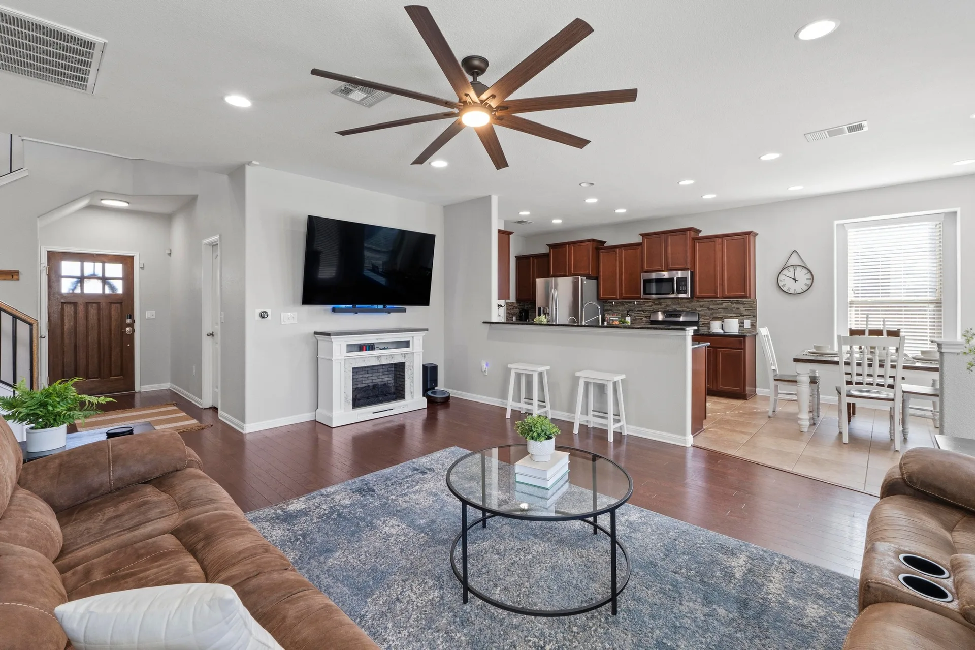 Charming Magnolia Creek Gem – Dream Kitchen, Serene Owner’s Suite & Outdoor Oasis! photo 5