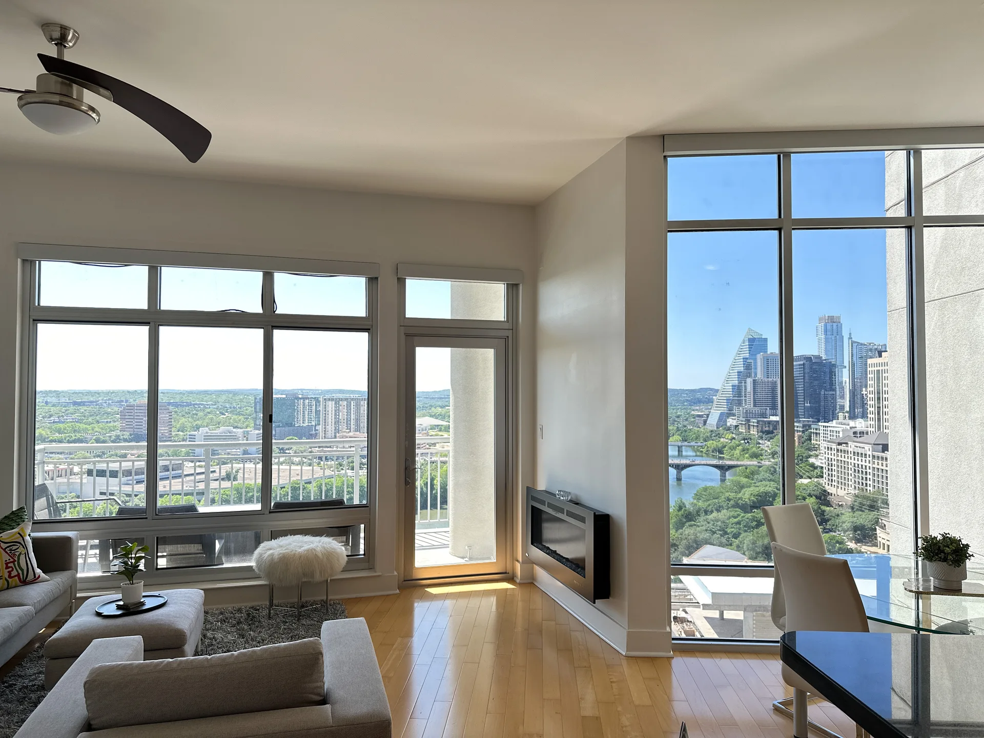 Rare SW Corner Condo w/ Unobstructed Lady Bird Lake Views | The Shore photo 2