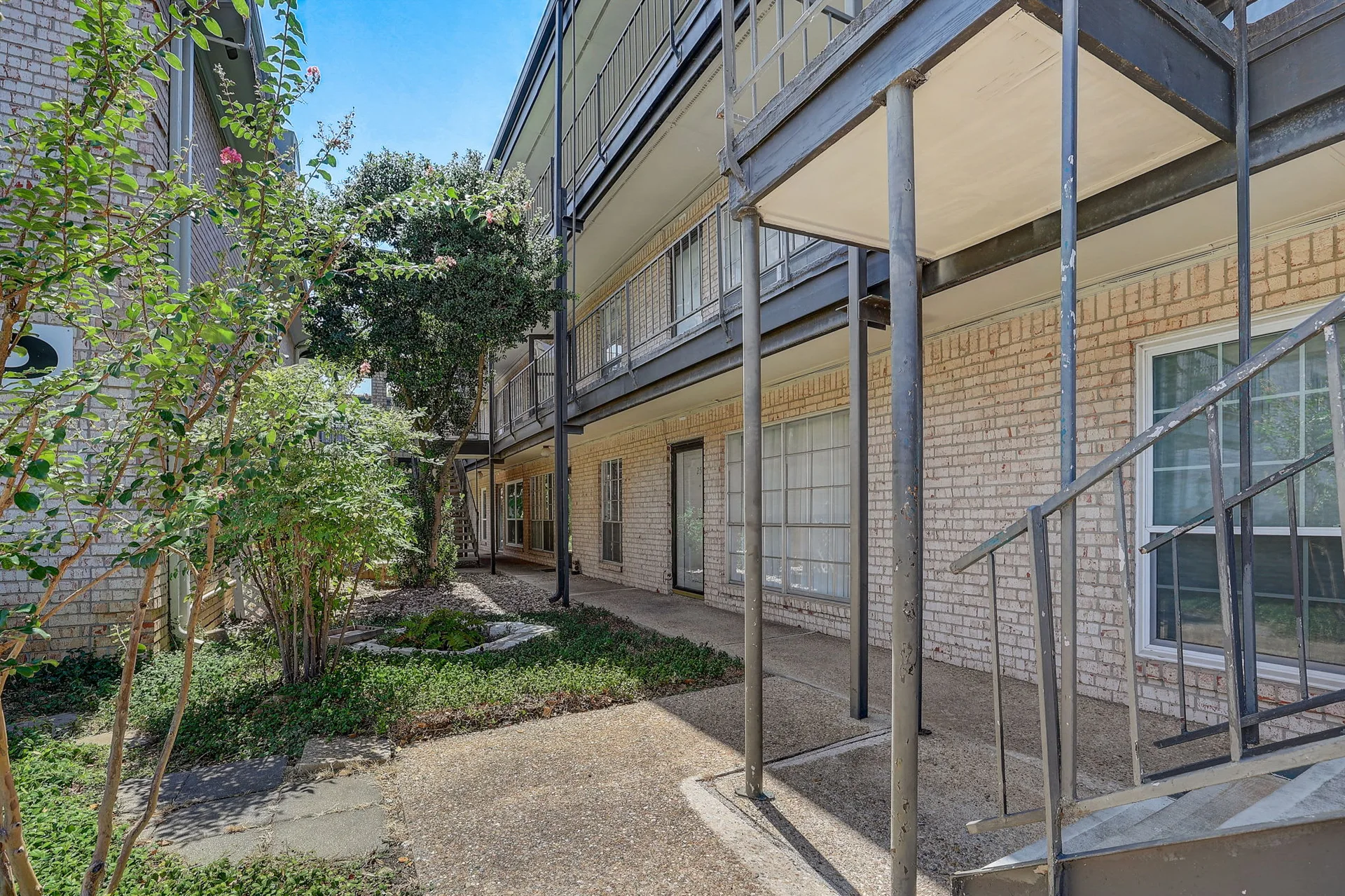 2425 Ashdale Dr #24, Austin, Texas 78757 photo 5
