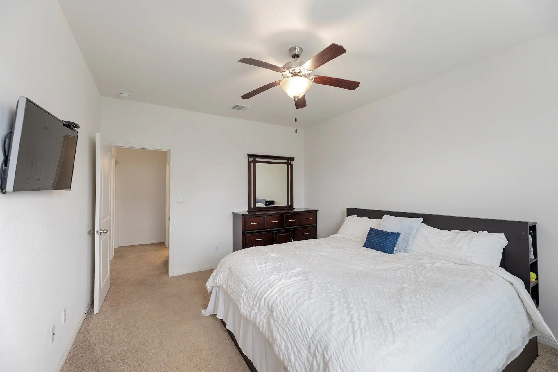 13912 Mark Christopher Way, Manor photo 14