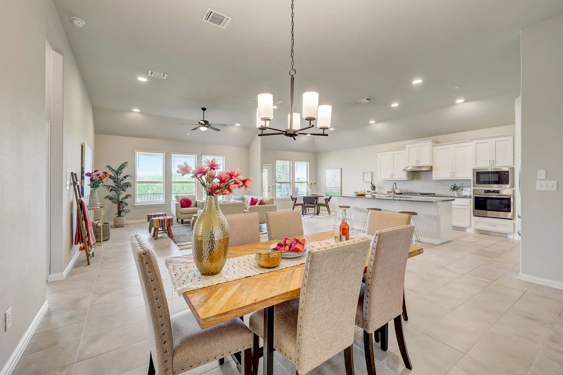 Charming single-story home in the desirable Paloma Lake in RR that backs to a greenbelt! photo 15