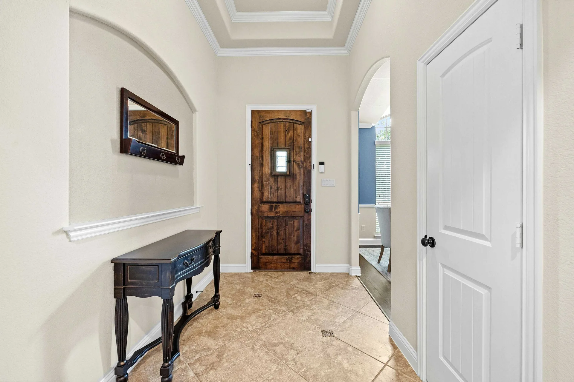 Beautifully Appointed Single-Story in Oak Creek: Modern Floors and Screened-In Patio Overlooking Green Space w/ NO Backyard Neighbor! photo 12