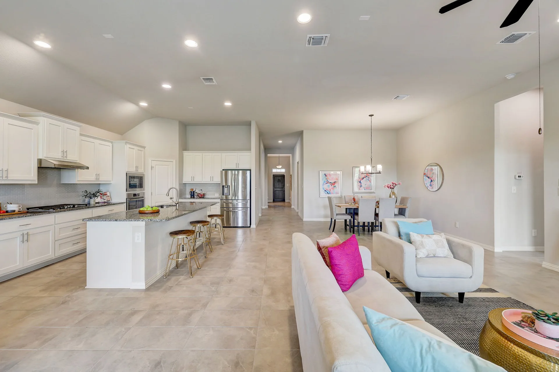 Charming single-story home in the desirable Paloma Lake in RR that backs to a greenbelt! photo 10