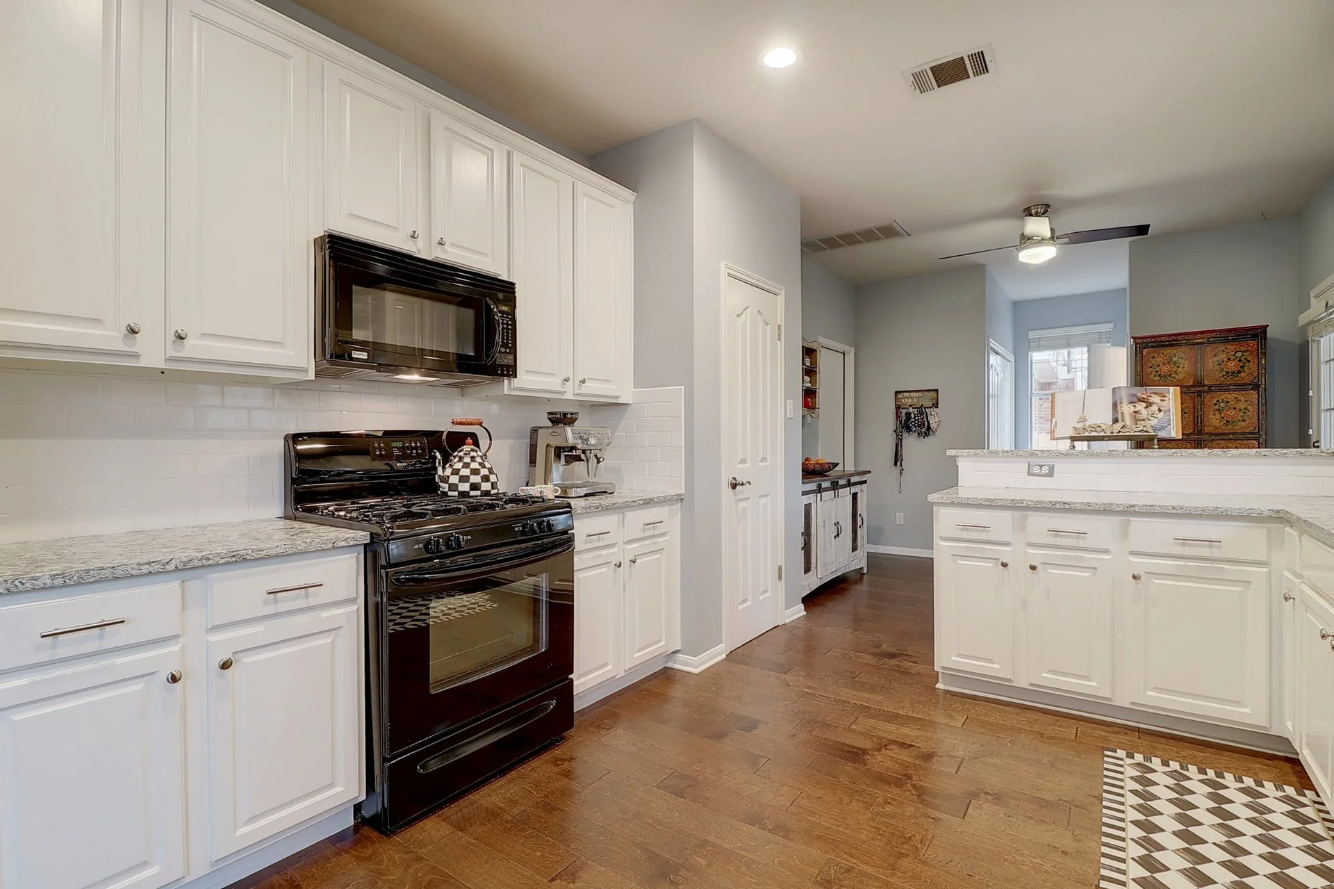 2432 Falcon Dr photo 12