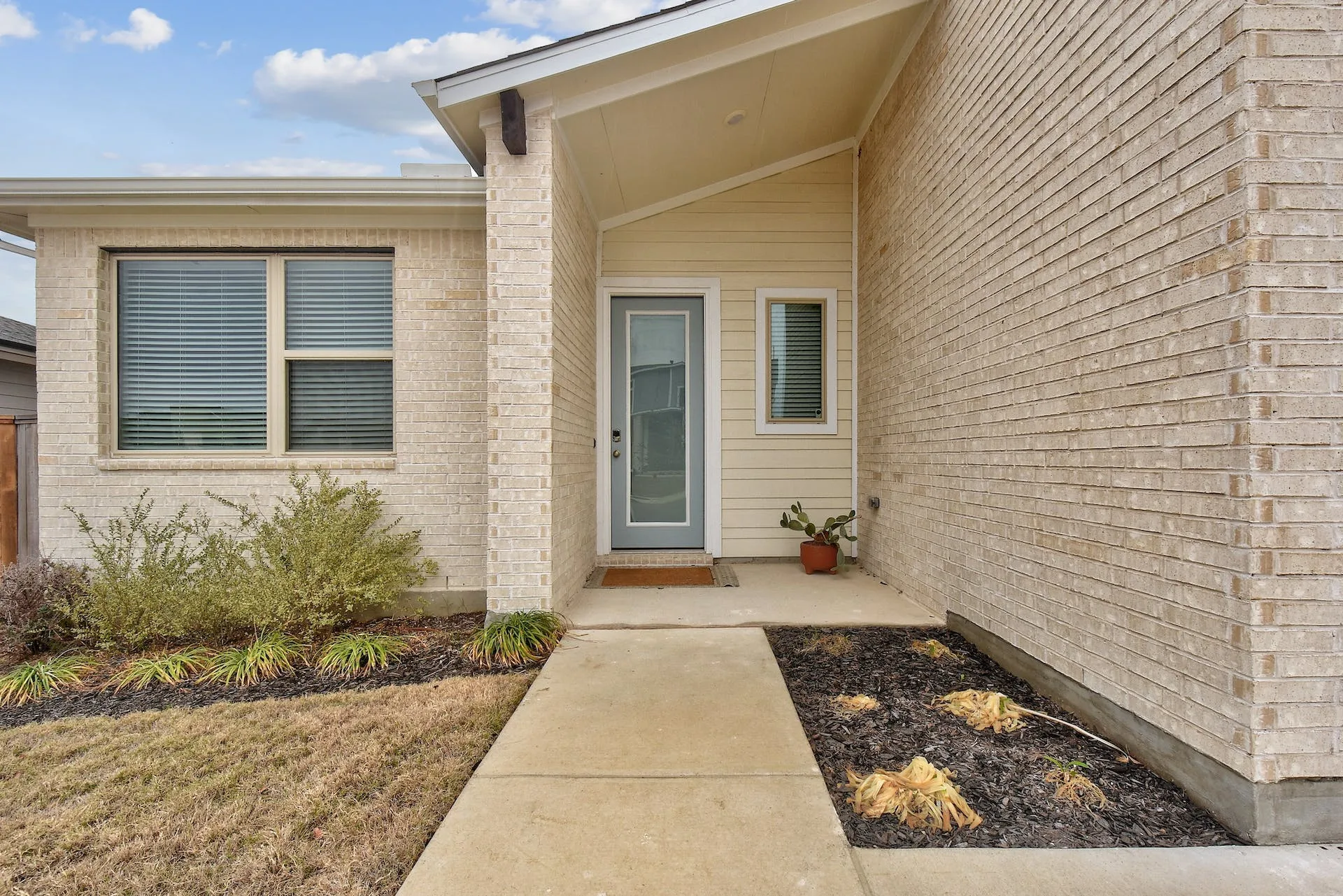 8206 Dampton Ln, Austin, Texas 78744 photo 4