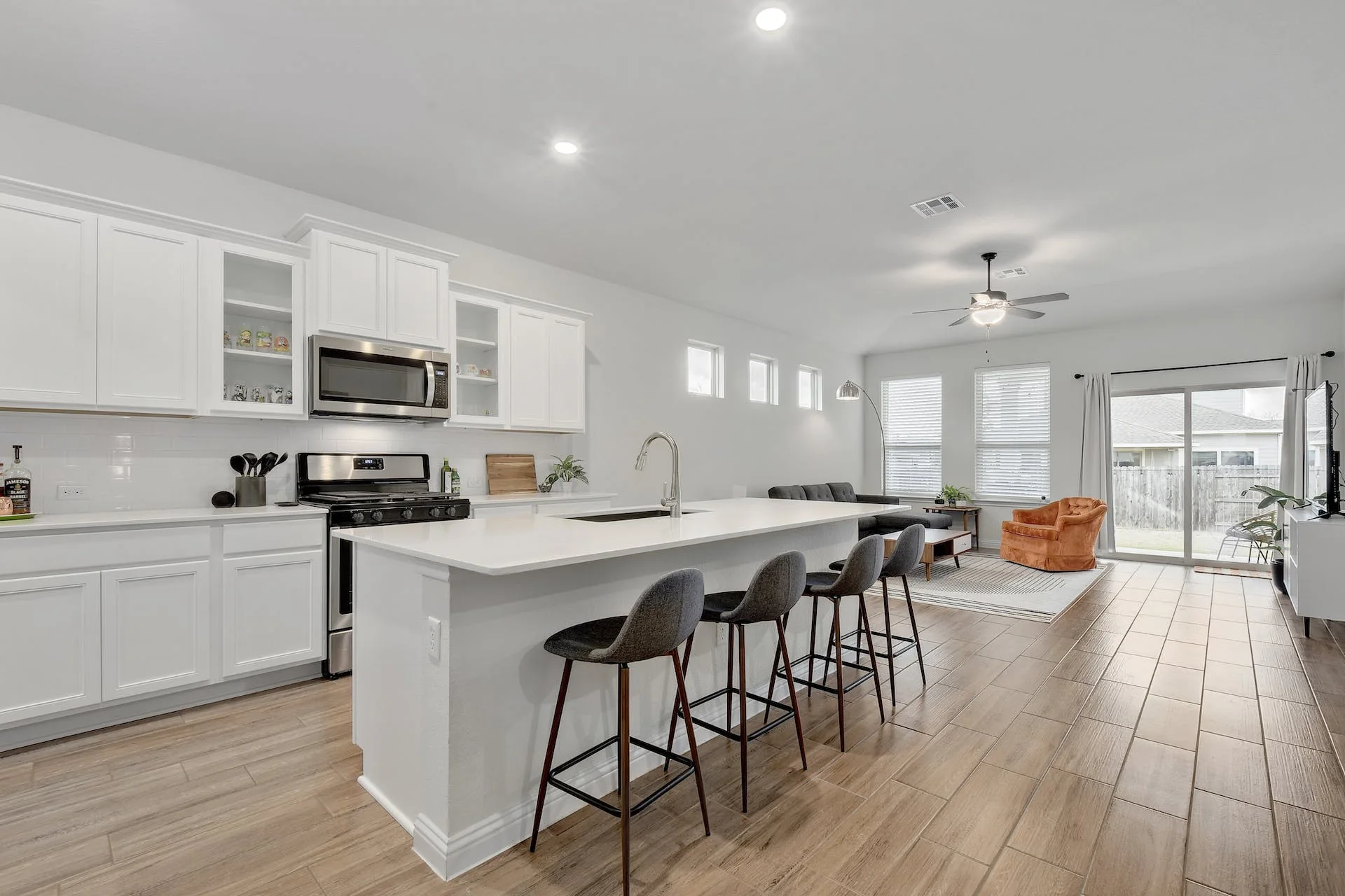 8206 Dampton Ln, Austin, Texas 78744 photo 5