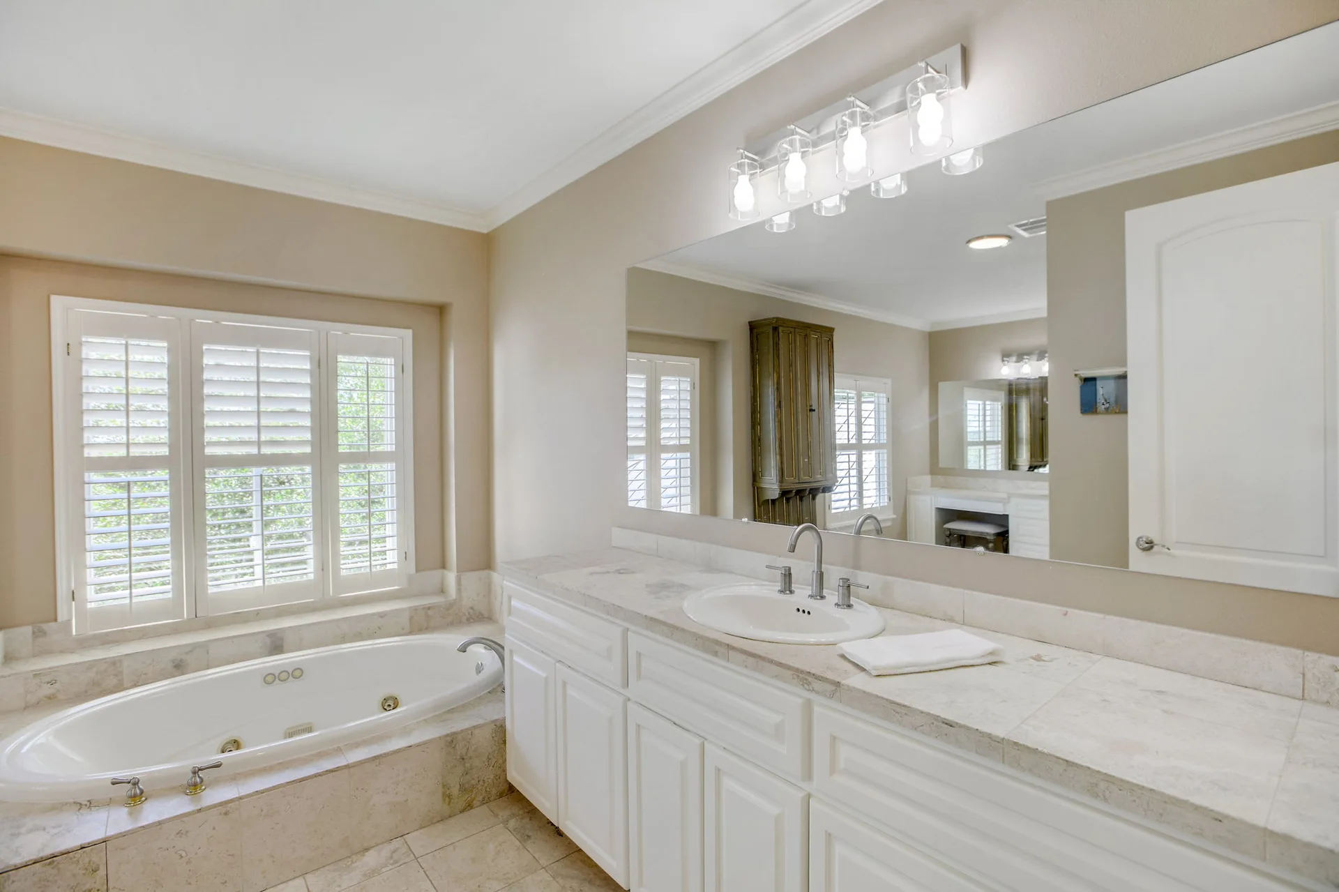 Hill Country Paradise: Luxurious 4/3 Home with Heated Pool/Spa and Spectacular Sunset Views in River Place! photo 29