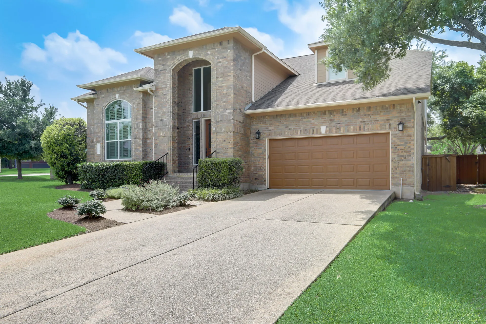 Captivating Cul-de-Sac Home in River Place with Upgrades & Sparkling Pool/Spa! photo 9