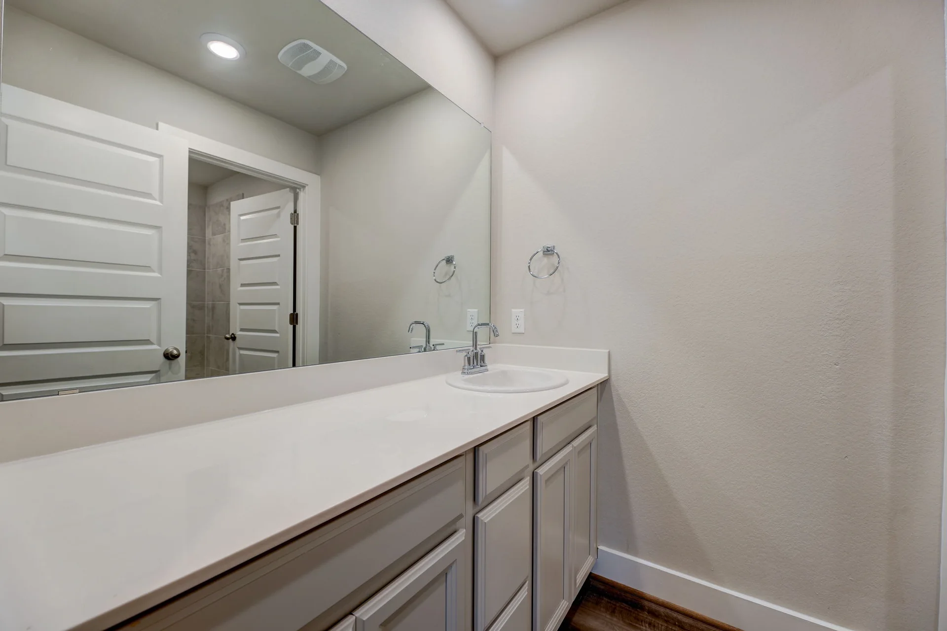 Stunning 2021 Meritage Home in Easton Park with FREE Solar Panels! Better Priced Than New Builds and Move-In Ready! photo 30