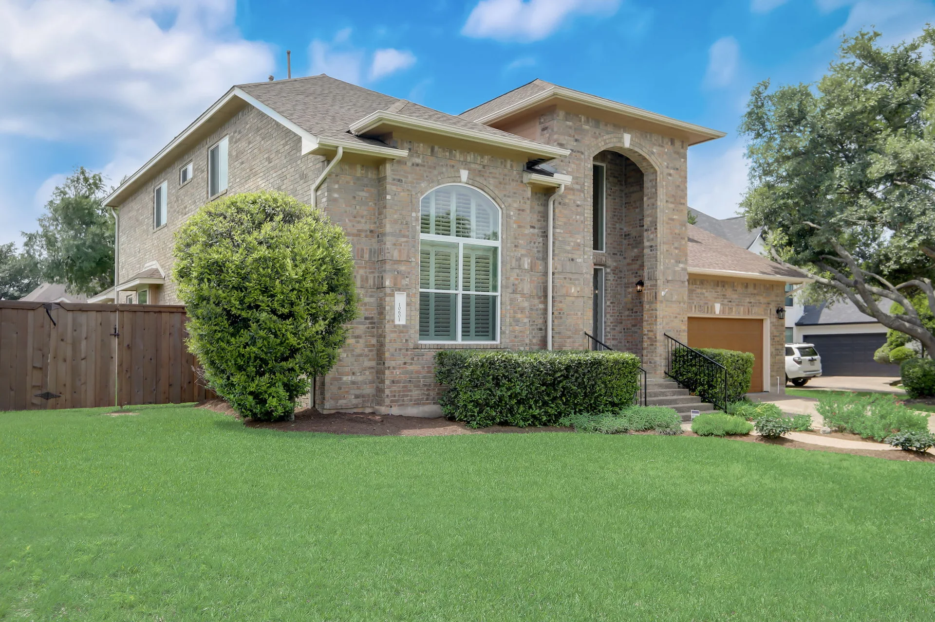 Captivating Cul-de-Sac Home in River Place with Upgrades & Sparkling Pool/Spa! photo 6