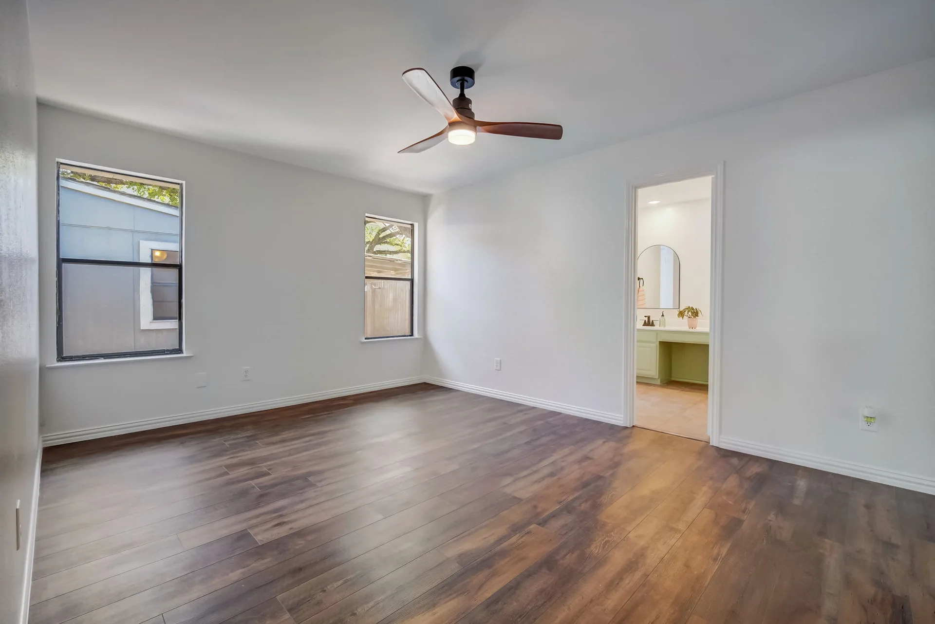 Charming Milwood Home Near Apple & The Domain photo 43