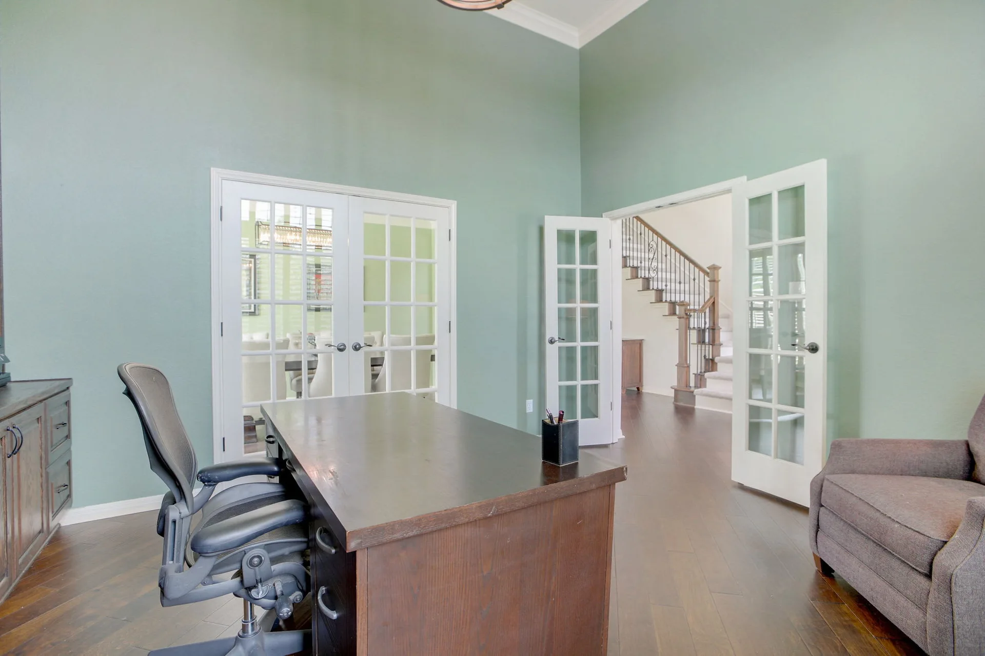 Captivating Cul-de-Sac Home in River Place with Upgrades & Sparkling Pool/Spa! photo 13